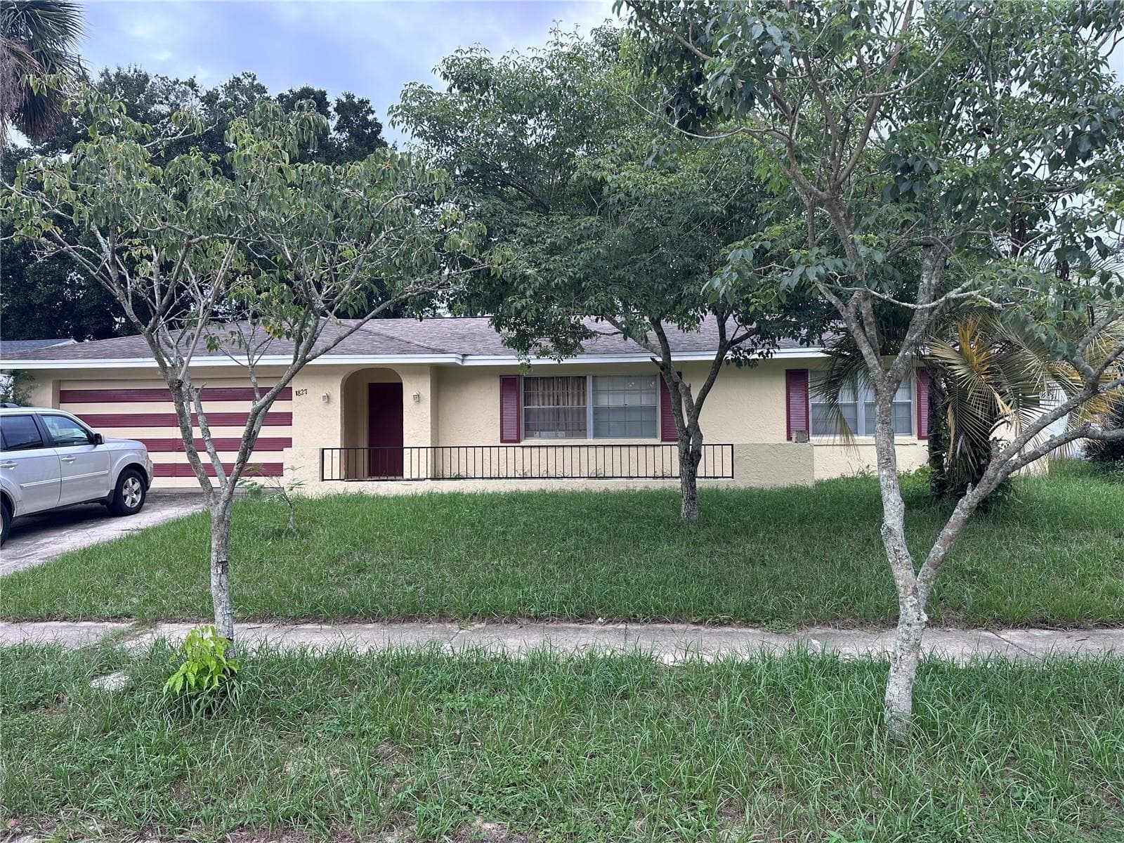 1827 APPLEWOOD CT