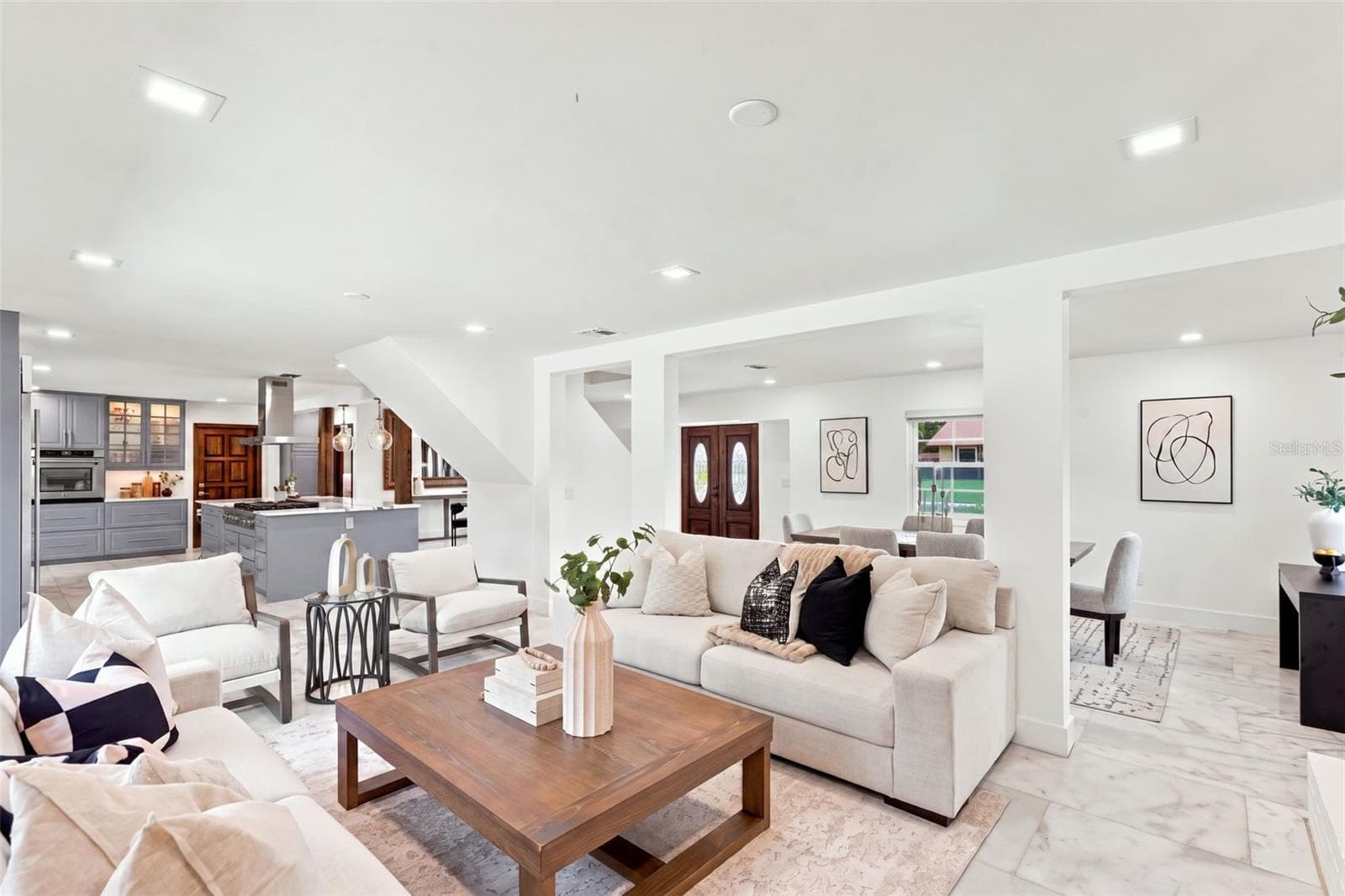 Living Room - 7621 ORANGE TREE LN, ORLANDO
