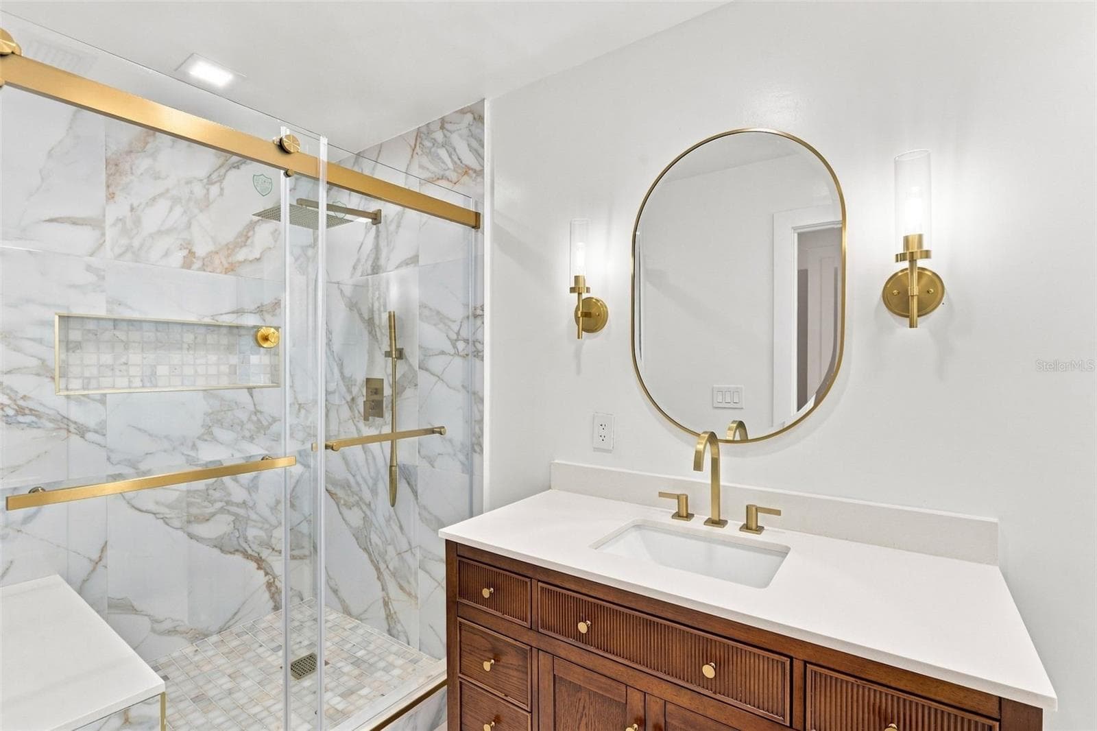 Bathroom 2 - 7621 ORANGE TREE LN, ORLANDO