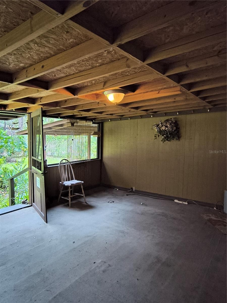 Covered and screened porch - 18250 CAUFIELD RD, SPRING HILL