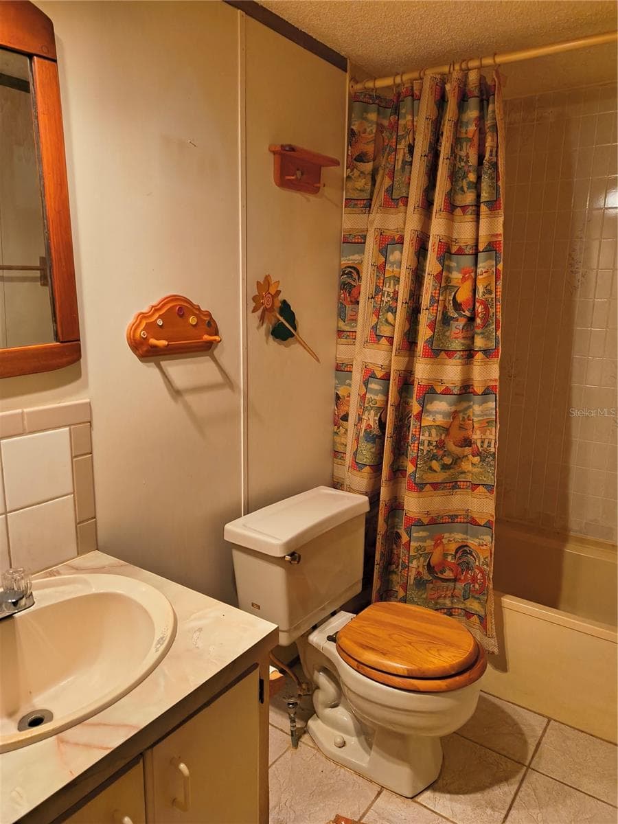 Guest bath - 18250 CAUFIELD RD, SPRING HILL