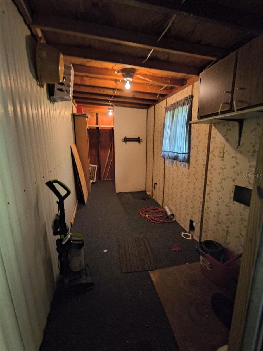 Large storage and laundry room - 18250 CAUFIELD RD, SPRING HILL