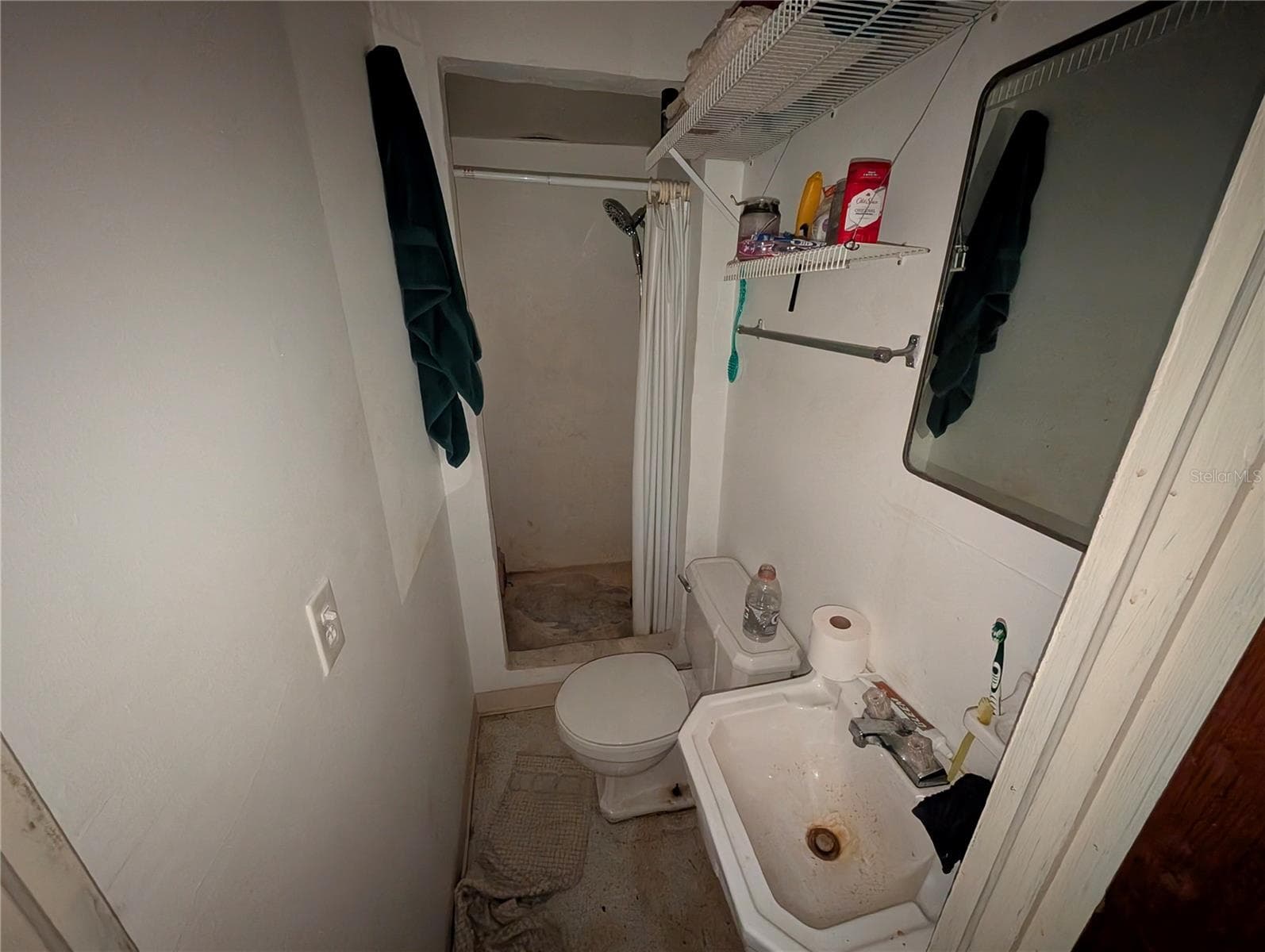 Bathroom - 20683 SE 140TH ST, UMATILLA