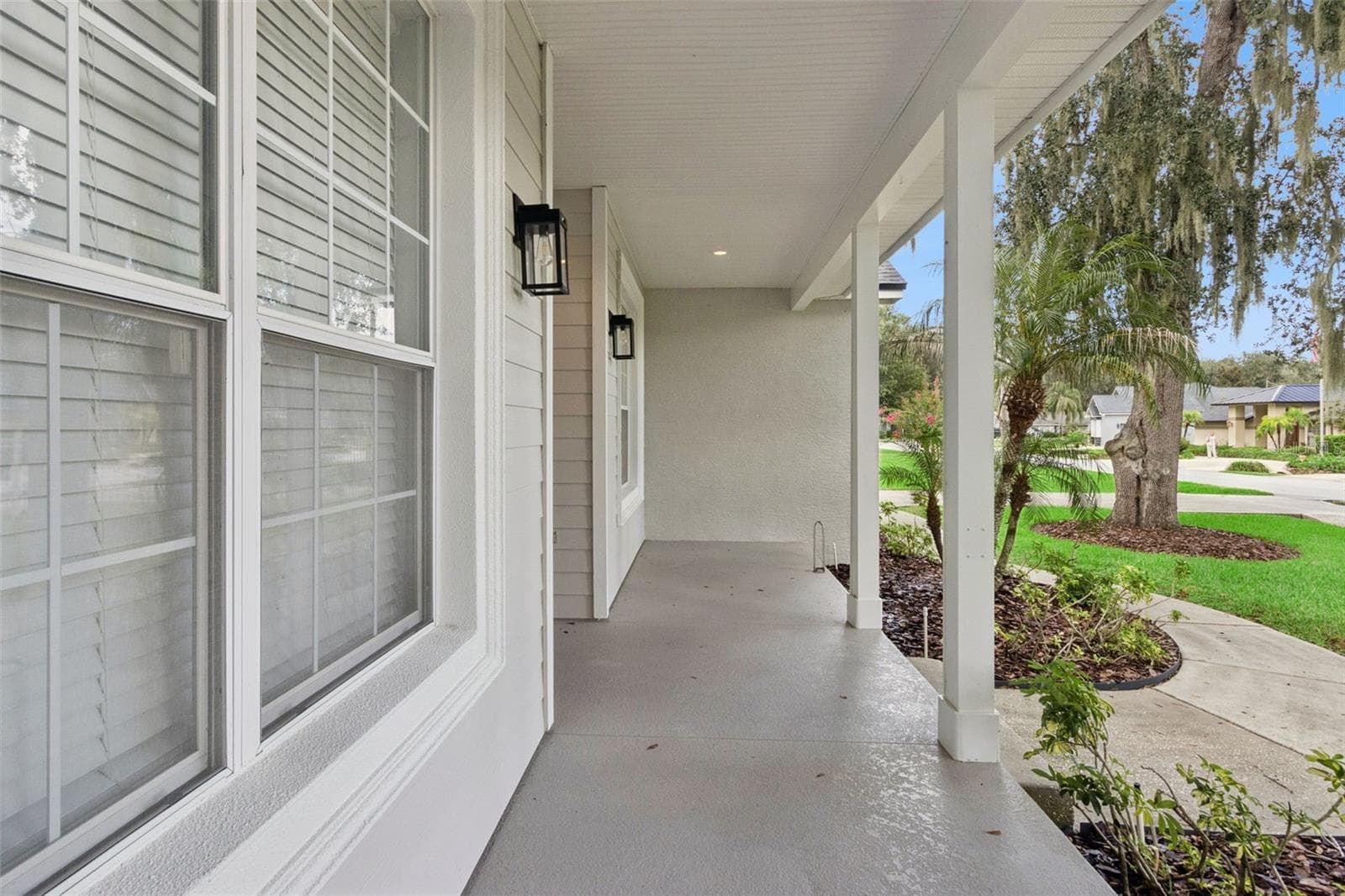 Covered Front Porch - 5937 TROPHY LOOP, LAKELAND