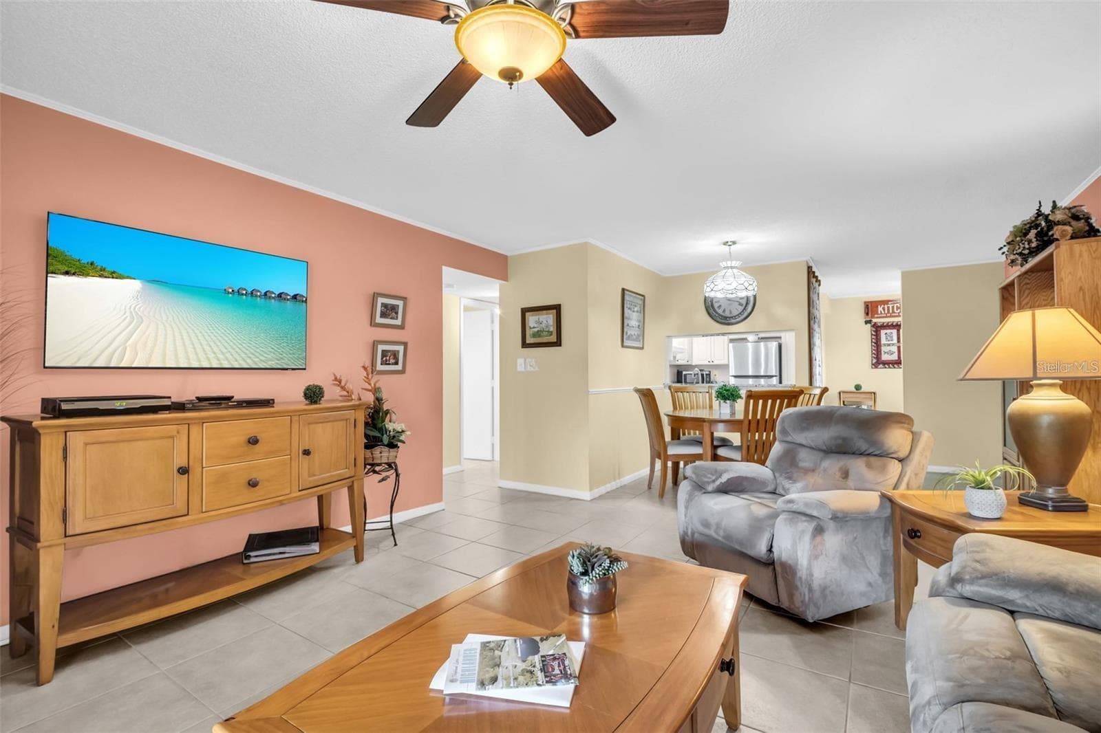 Perfect living/dining room combo for easy living & effortless entertaining~ - 2700 NEBRASKA AVE #5-205, PALM HARBOR
