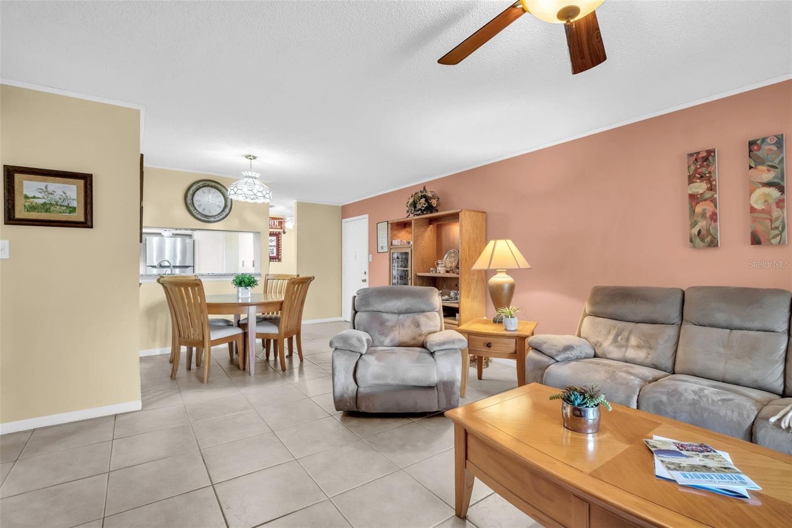 Natural light floods the space~ - 2700 NEBRASKA AVE #5-205, PALM HARBOR