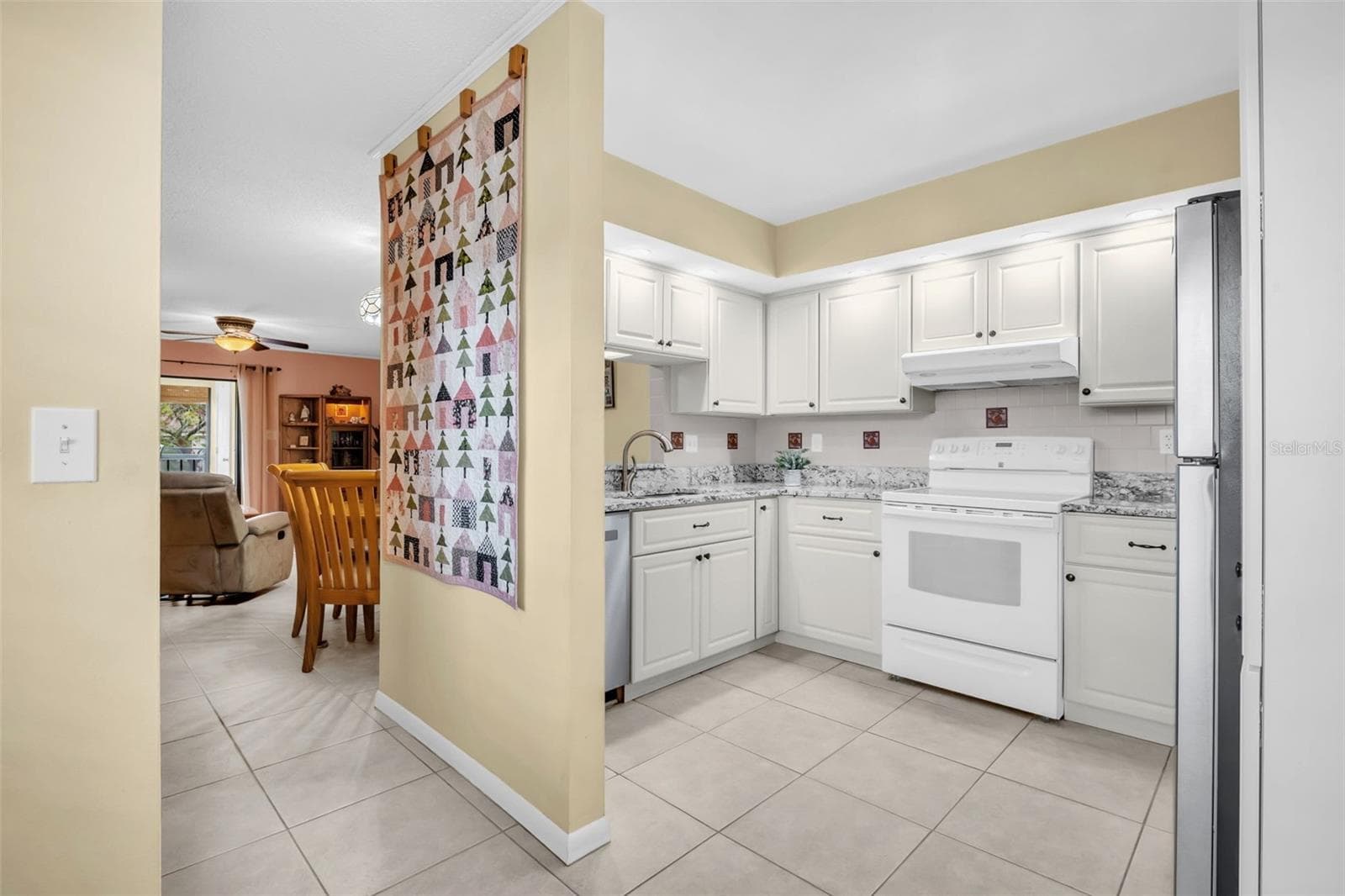 Beautifully updated kitchen~ - 2700 NEBRASKA AVE #5-205, PALM HARBOR