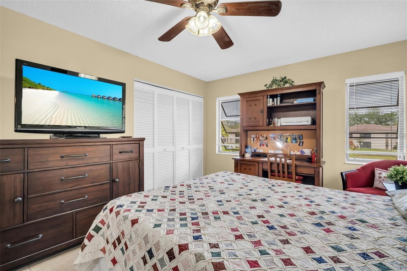 Big enough for a king and plenty of additional furniture~ - 2700 NEBRASKA AVE #5-205, PALM HARBOR