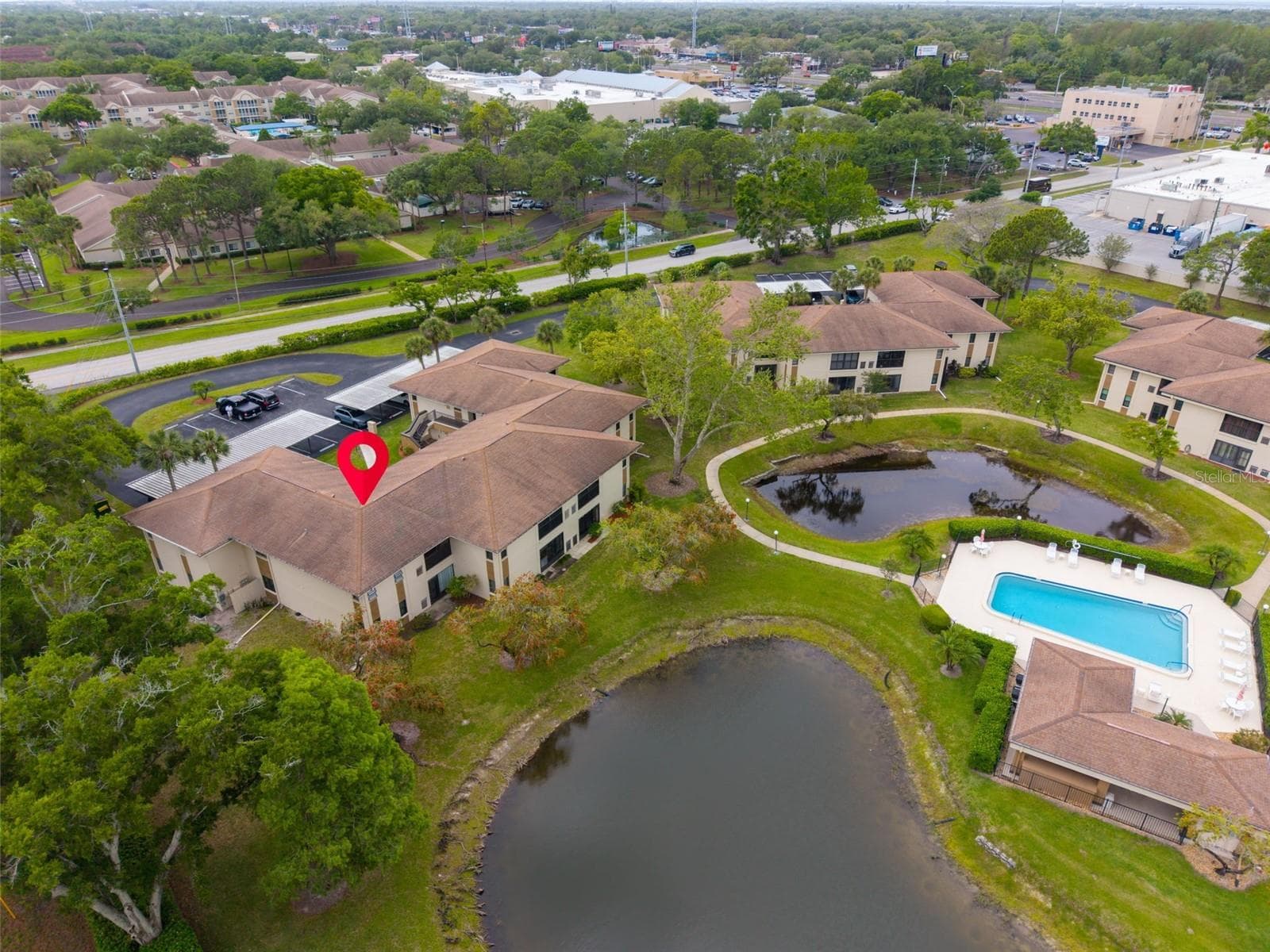 Perfectly located with both pond & pool views~ - 2700 NEBRASKA AVE #5-205, PALM HARBOR