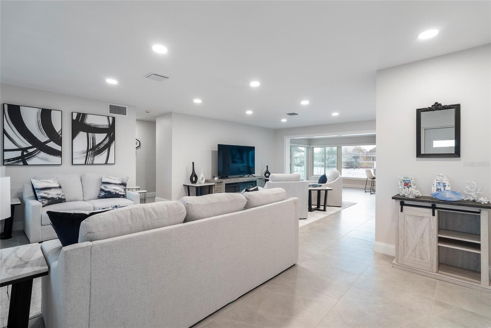 Single Family Residence at 227 HOWARD DR, BELLEAIR BEACH, photo 5 of 56