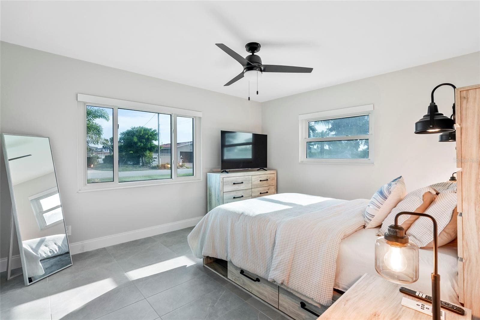 Single Family Residence at 227 HOWARD DR, BELLEAIR BEACH, photo 23 of 56