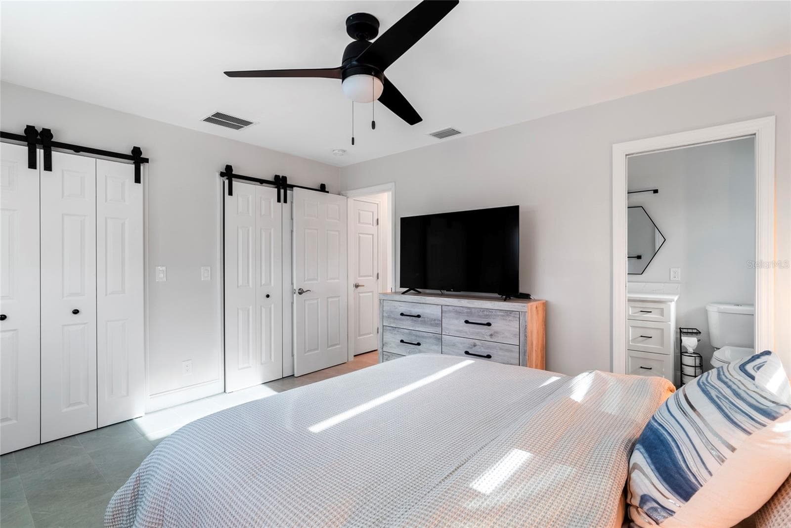 Single Family Residence at 227 HOWARD DR, BELLEAIR BEACH, photo 26 of 56