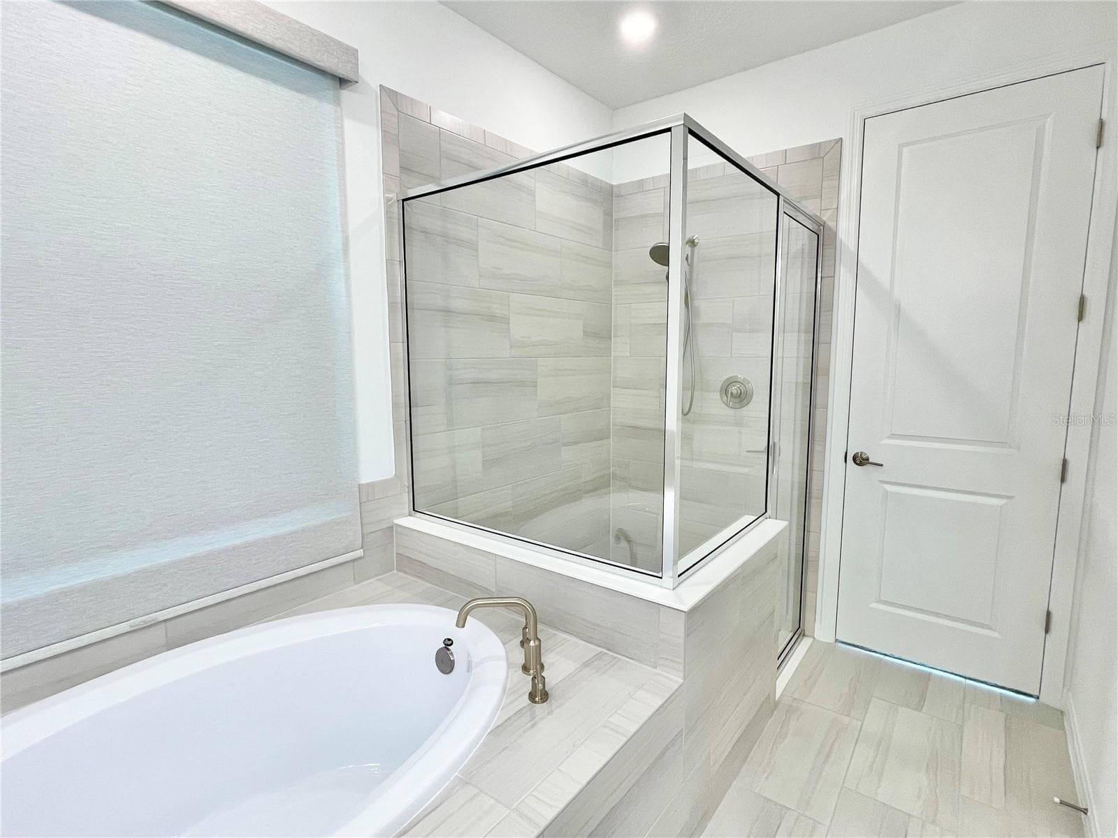 Main Bedroom bathroom - 4698 CORAL HARBOUR RD, KISSIMMEE