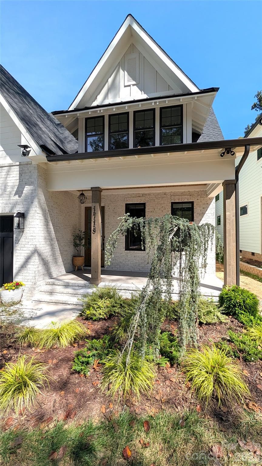 Single Family Residence at 1718 Seifert Circle, Charlotte, photo 5 of 36