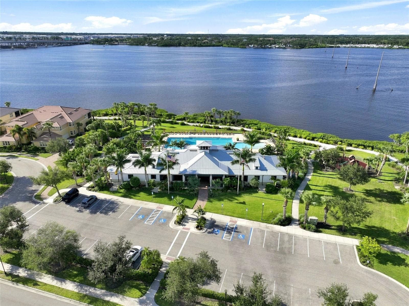 Tidewater Preserve is situated on the Manatee River - 5057 LAKE OVERLOOK AVE, BRADENTON