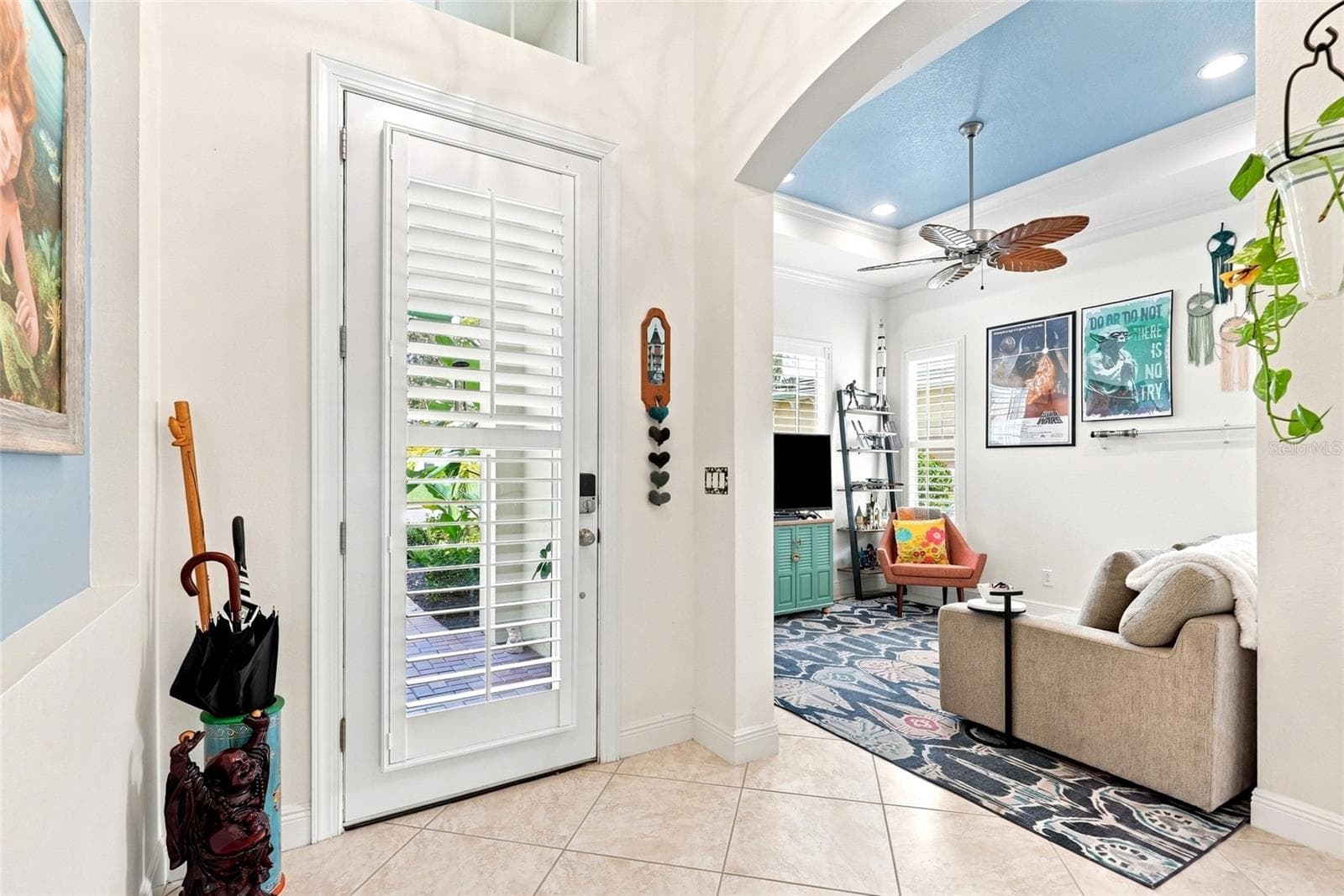 front entryway - 5057 LAKE OVERLOOK AVE, BRADENTON