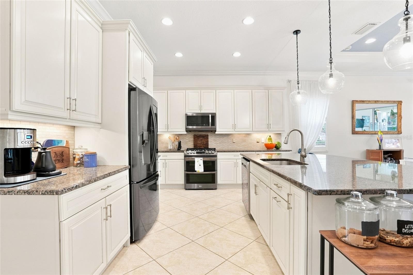 Single Family Residence at 5057 LAKE OVERLOOK AVE, BRADENTON, photo 25 of 89