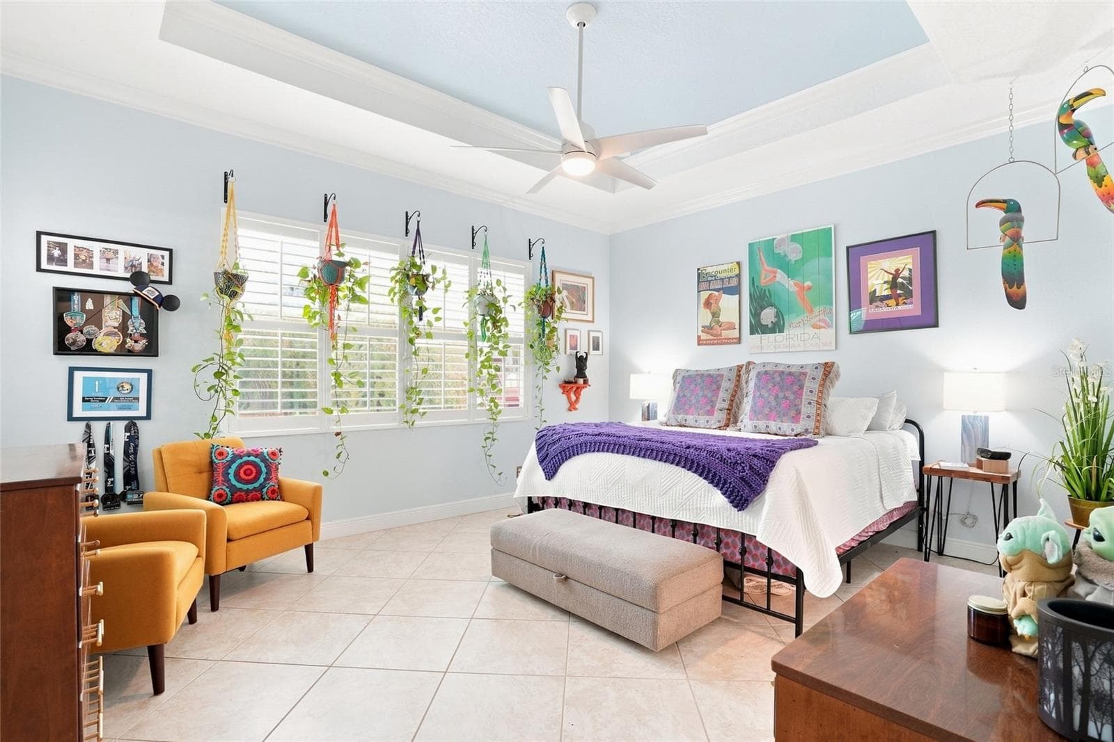 primary suite overlooking the pool - 5057 LAKE OVERLOOK AVE, BRADENTON