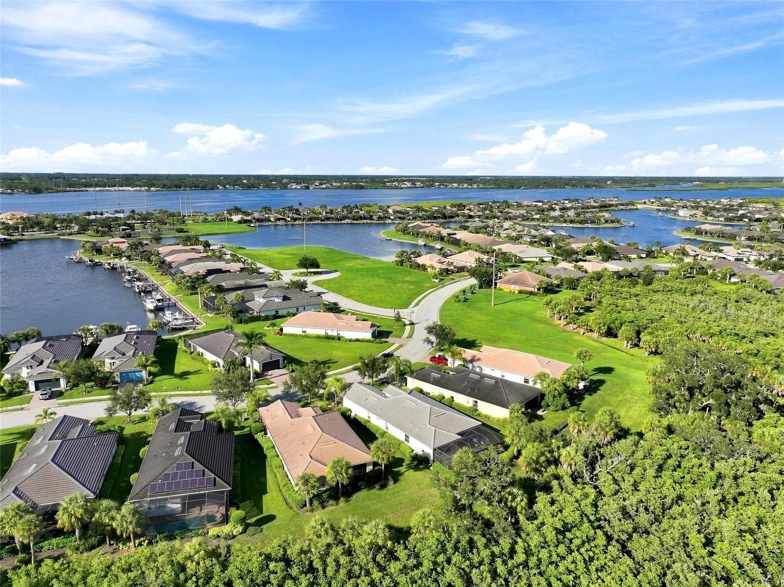 Single Family Residence at 5057 LAKE OVERLOOK AVE, BRADENTON, photo 75 of 88