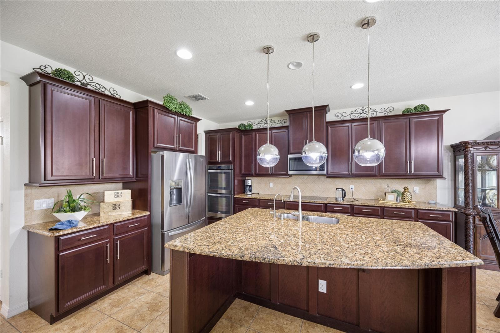 Single Family Residence at 3899 MT VERNON WAY, KISSIMMEE, photo 10 of 48