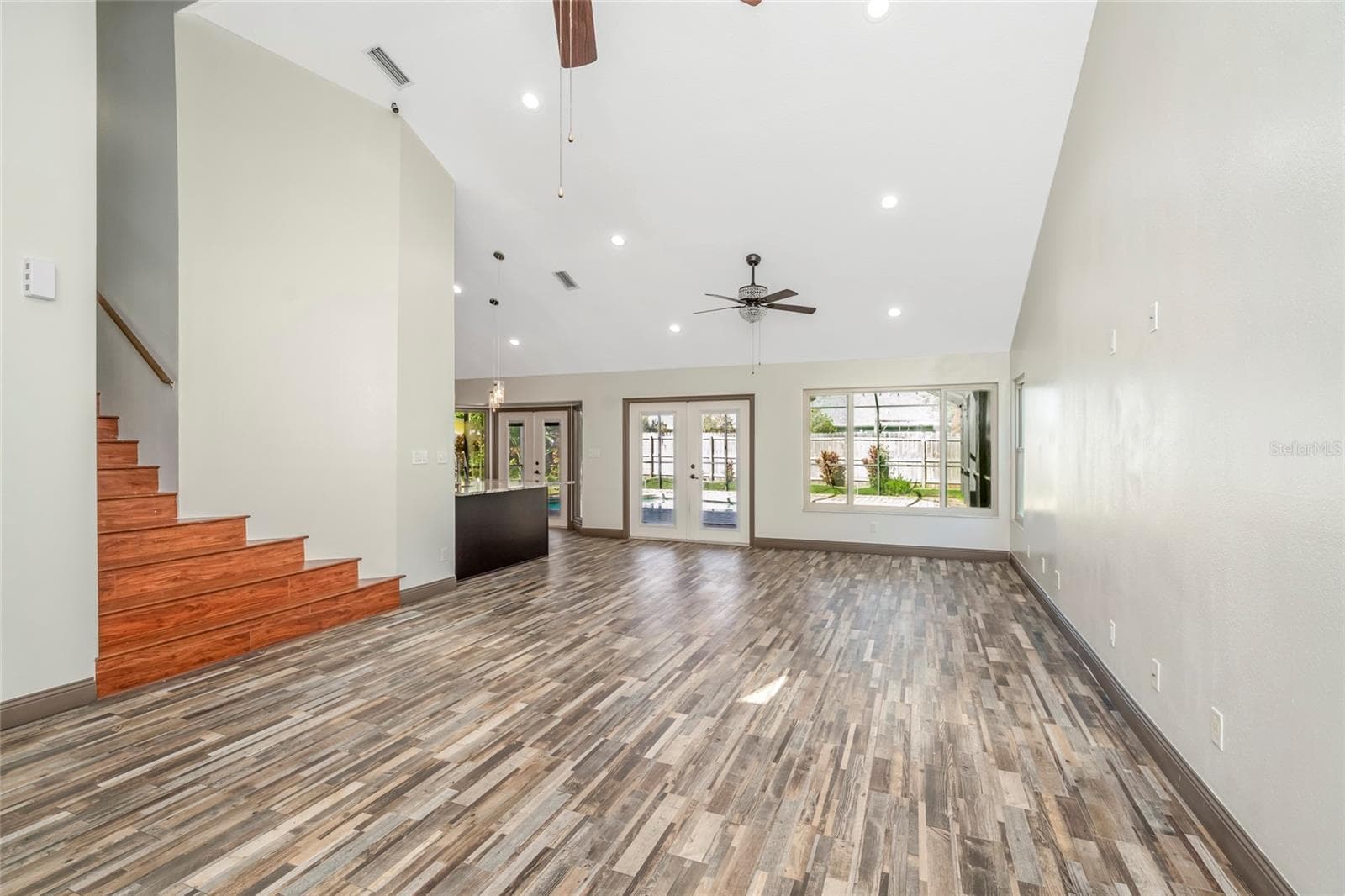 Single Family Residence at 14904 PERRIWINKLE PL, TAMPA, photo 27 of 64
