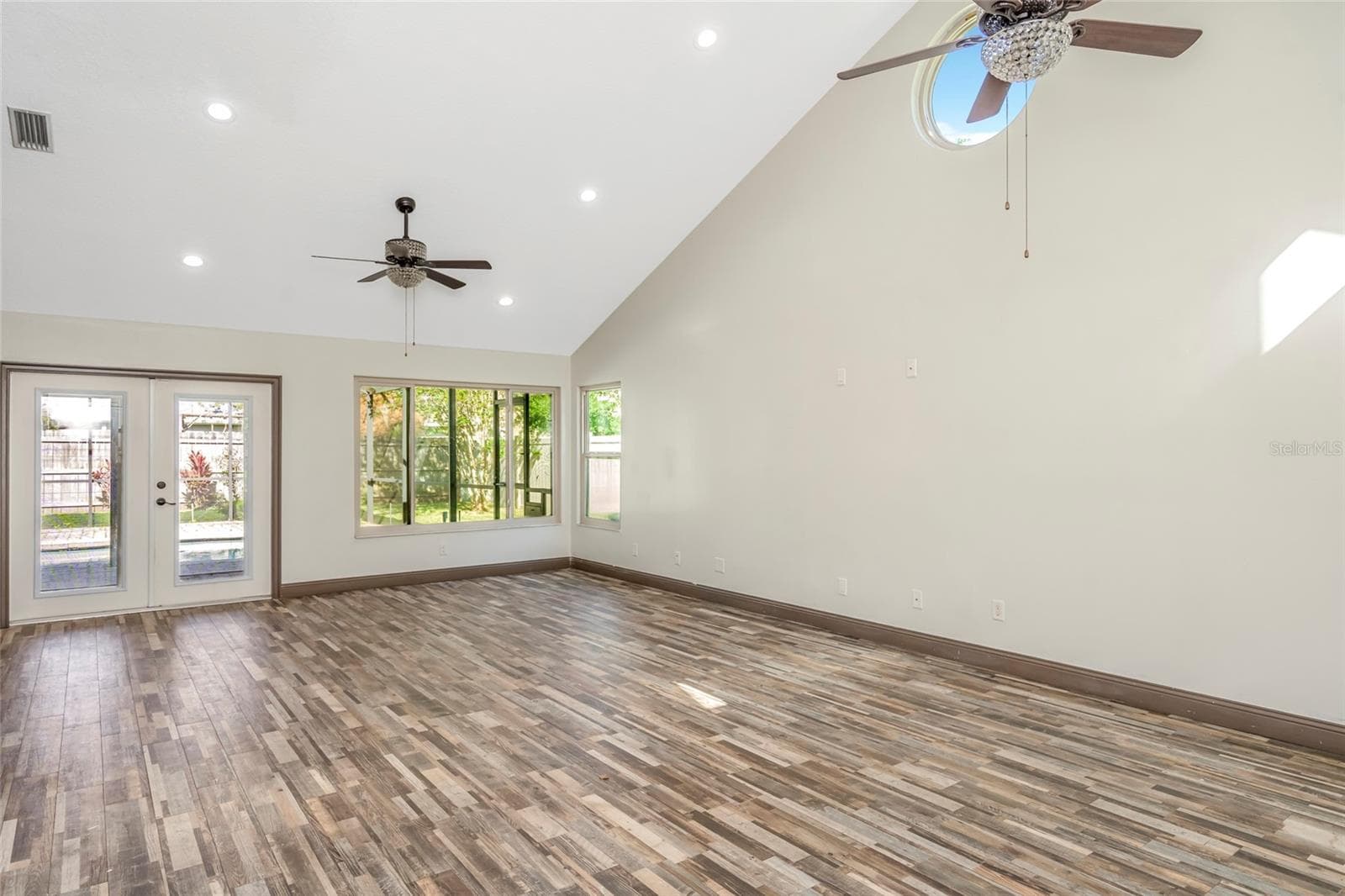Single Family Residence at 14904 PERRIWINKLE PL, TAMPA, photo 29 of 64