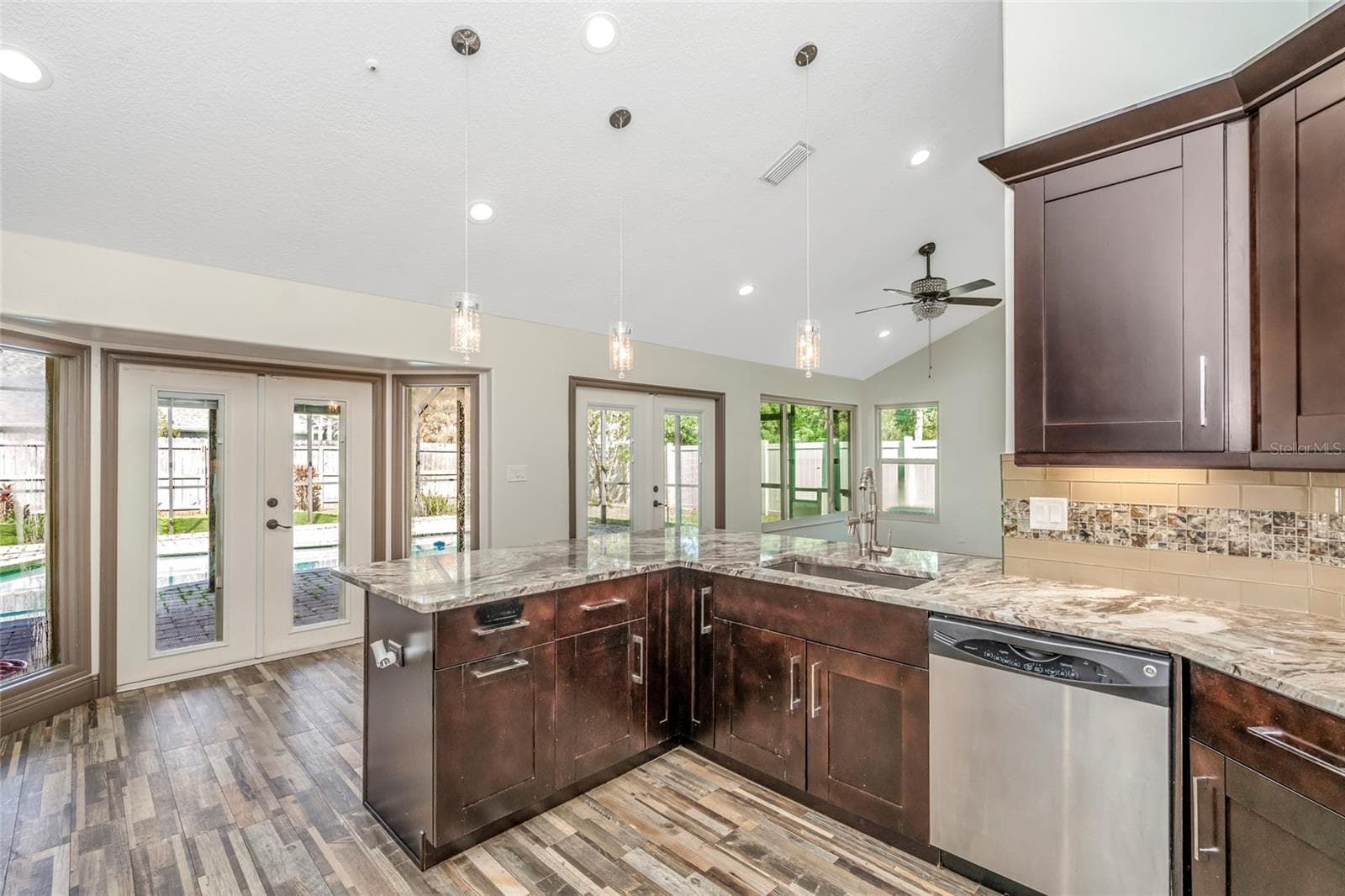 Single Family Residence at 14904 PERRIWINKLE PL, TAMPA, photo 38 of 64