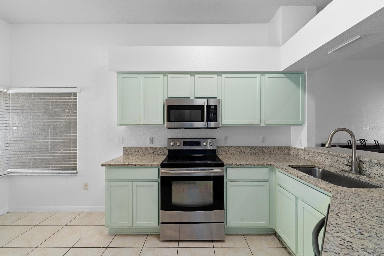Kitchen - 3609 TRAPNELL GROVE LOOP, PLANT CITY