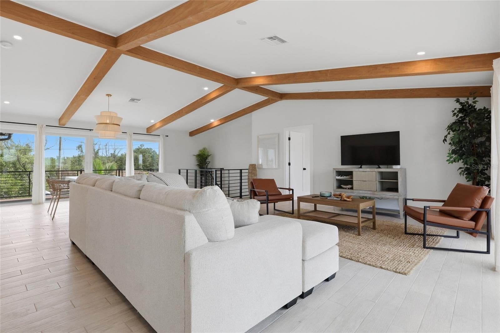 Single Family Residence at 405 28TH ST, HOLMES BEACH, photo 5 of 39