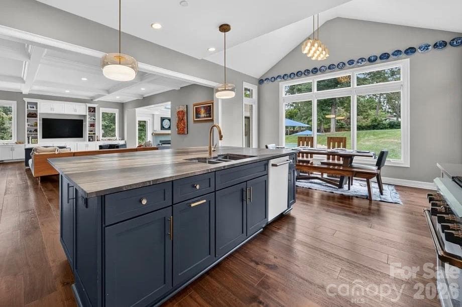 Single Family Residence at 842 Linda Lane, Charlotte, photo 9 of 48
