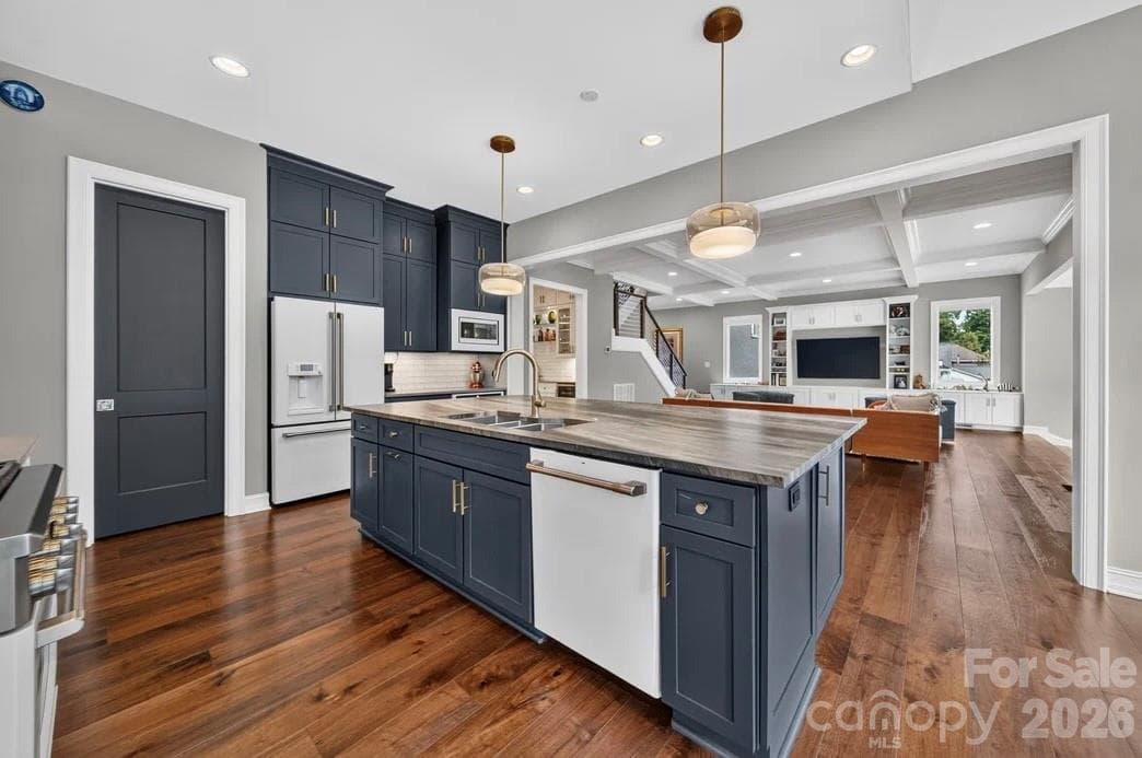 Single Family Residence at 842 Linda Lane, Charlotte, photo 10 of 48