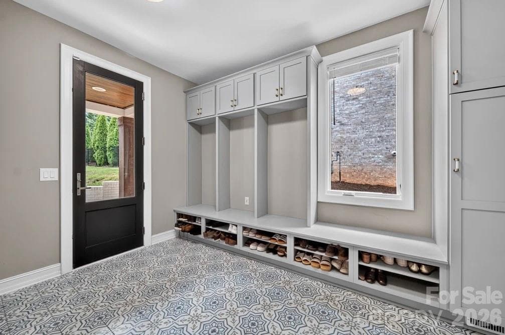 Single Family Residence at 842 Linda Lane, Charlotte, photo 14 of 48