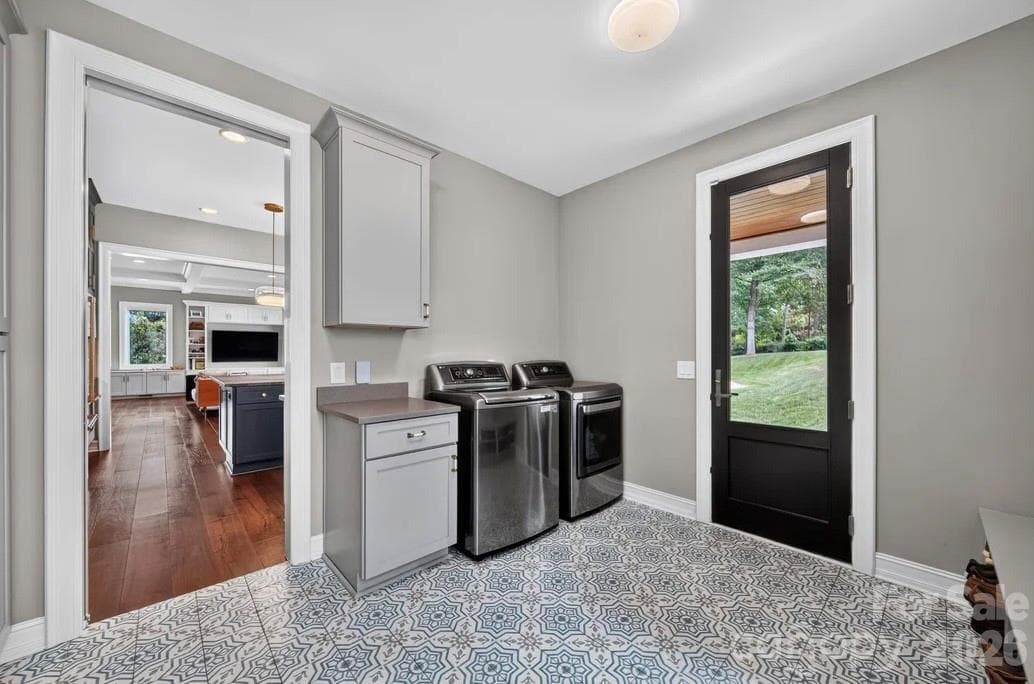 Single Family Residence at 842 Linda Lane, Charlotte, photo 15 of 48
