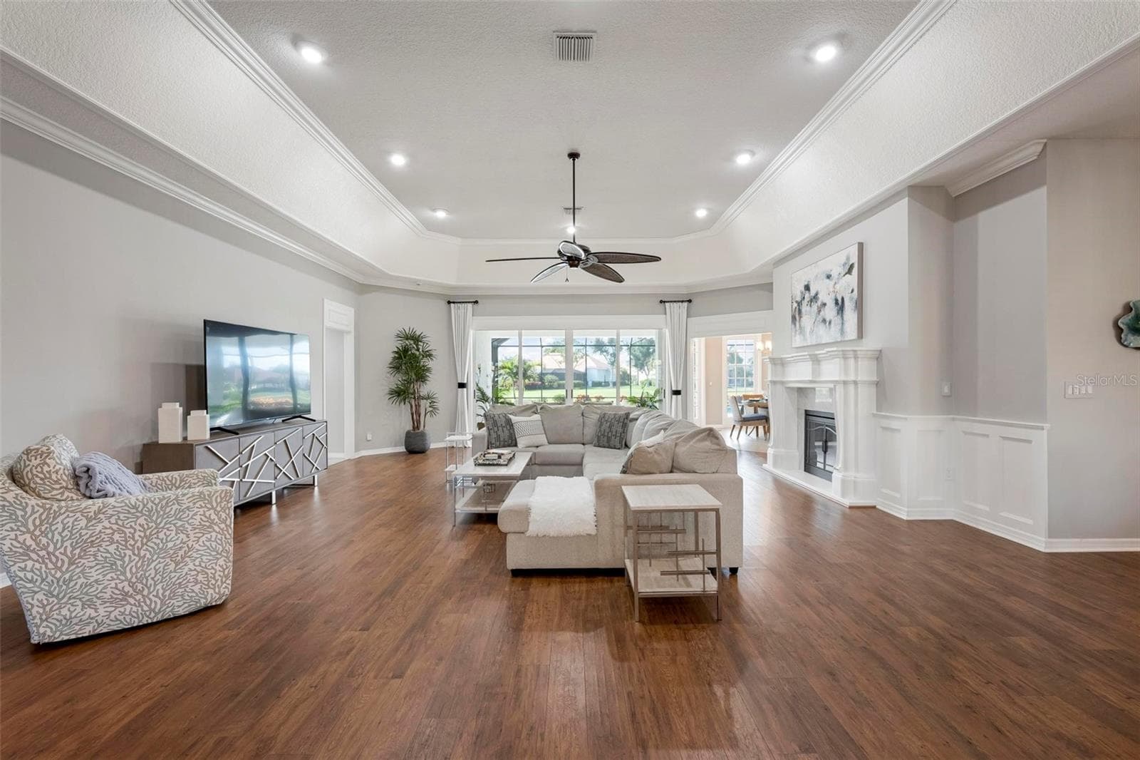 Single Family Residence at 434 TREMINGHAM WAY, VENICE, photo 12 of 85