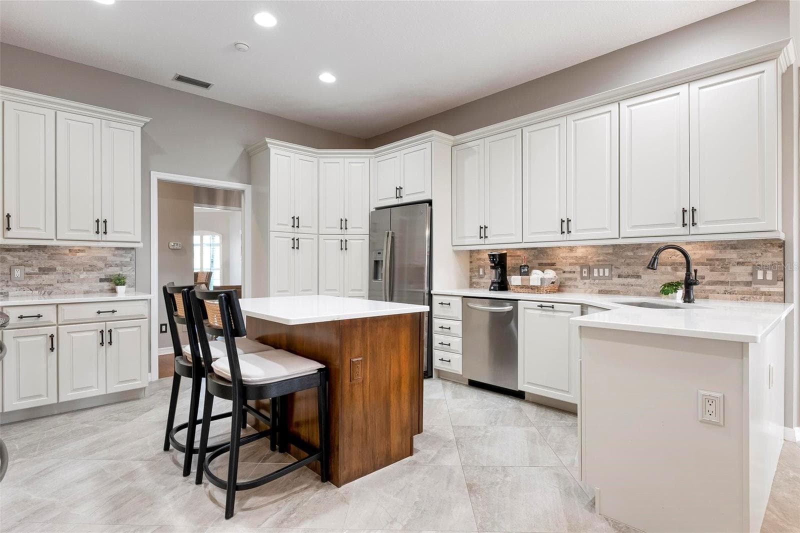 Single Family Residence at 434 TREMINGHAM WAY, VENICE, photo 14 of 85