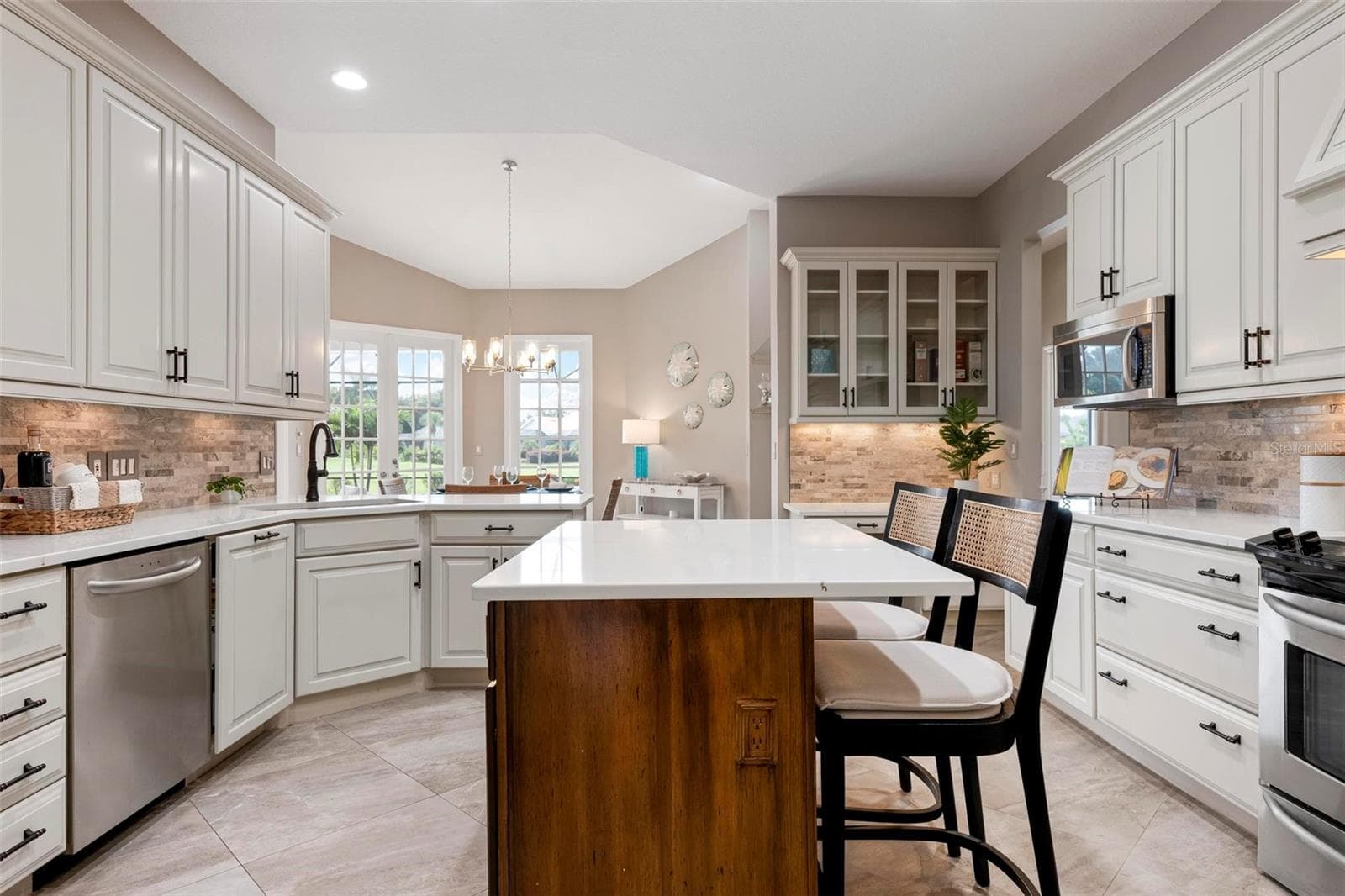 Single Family Residence at 434 TREMINGHAM WAY, VENICE, photo 15 of 85