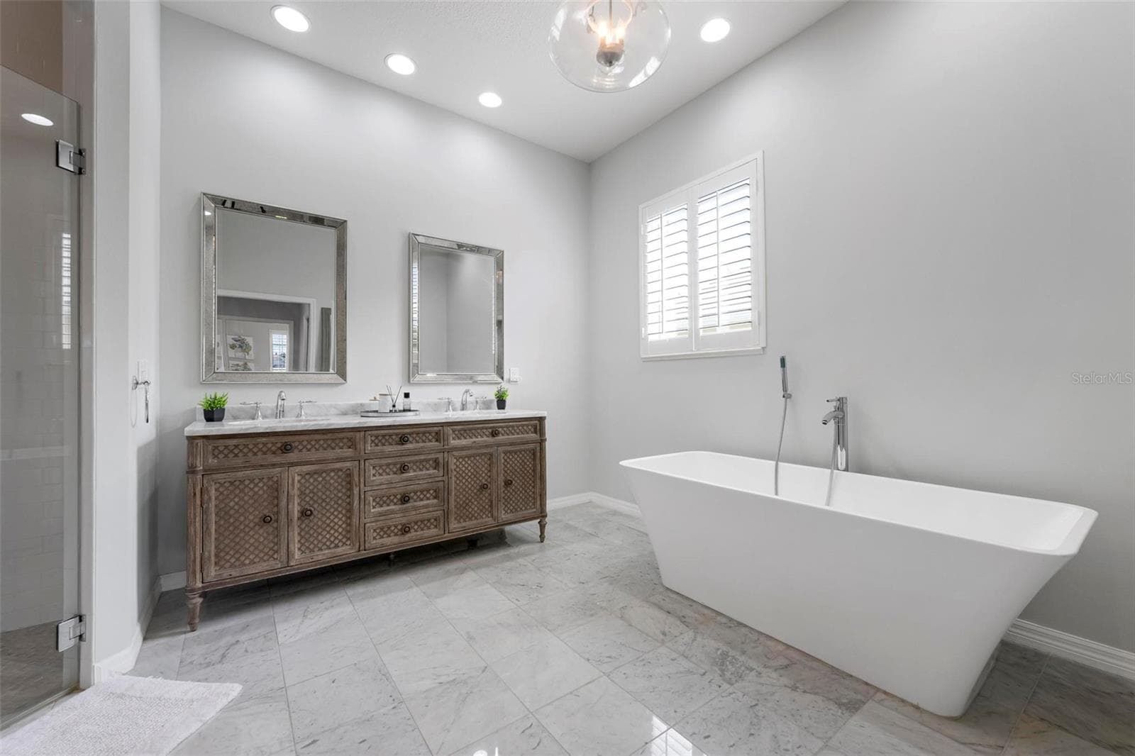 Single Family Residence at 434 TREMINGHAM WAY, VENICE, photo 26 of 85