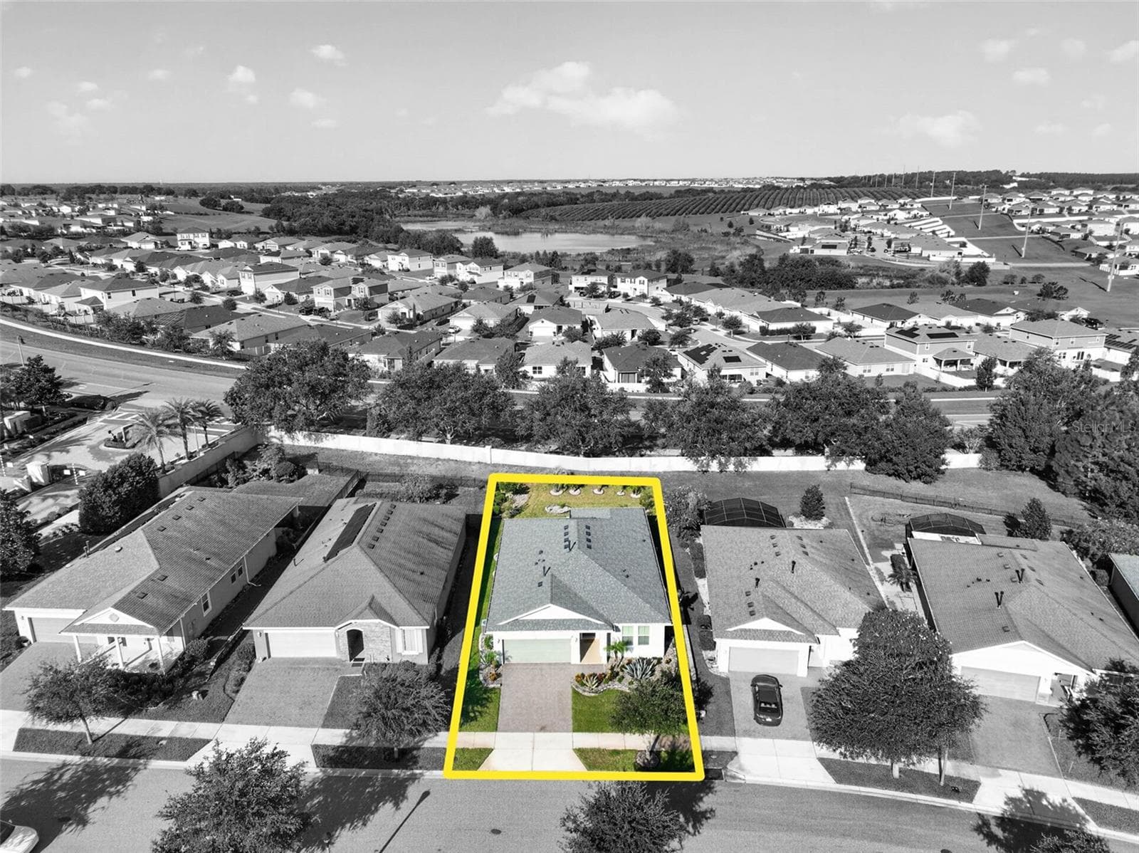 Single Family Residence at 306 ALCOVE DR, GROVELAND, photo 43 of 65