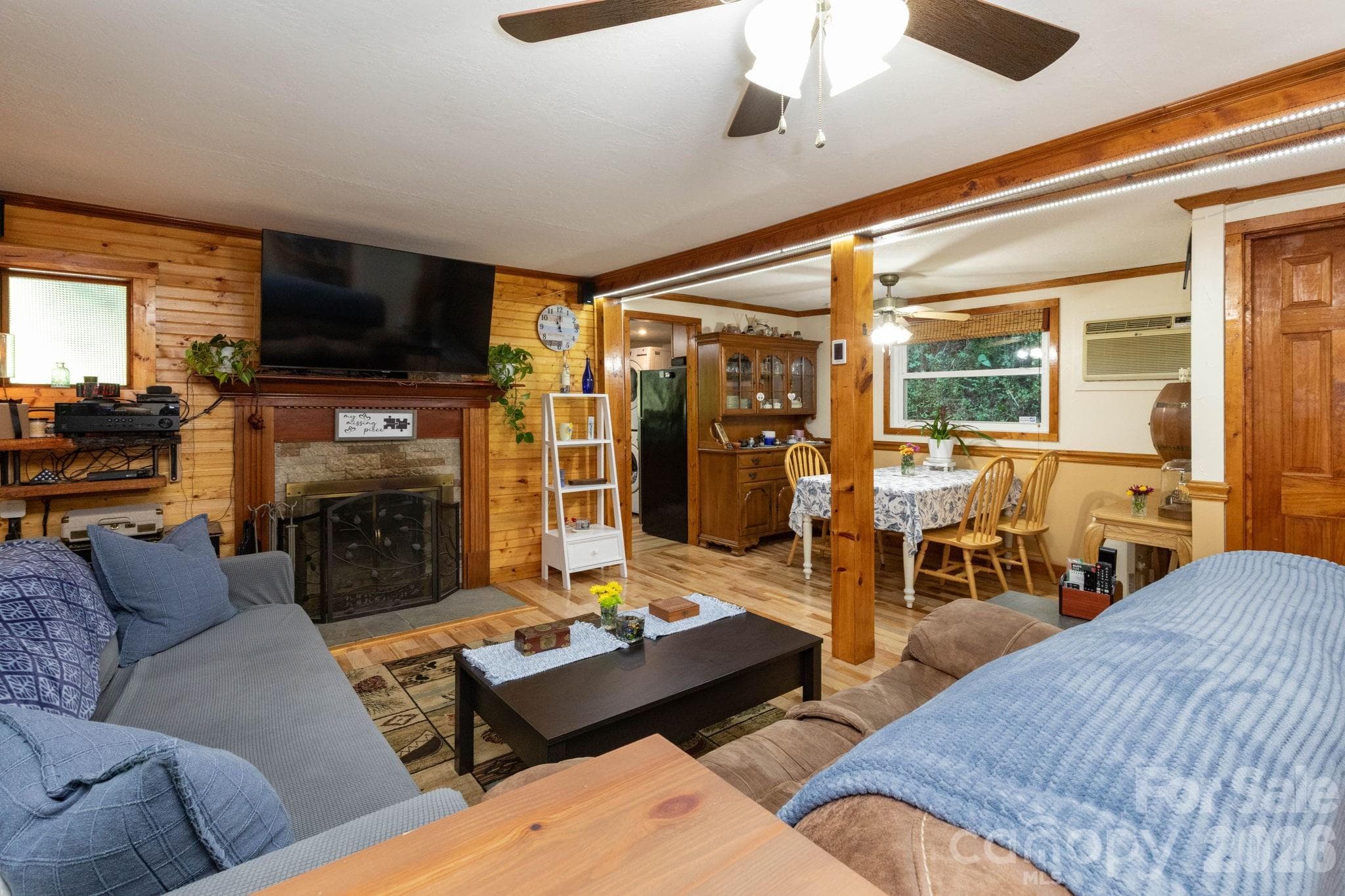 Single Family Residence at 3387 Union Hill Road, Whittier, photo 5 of 25