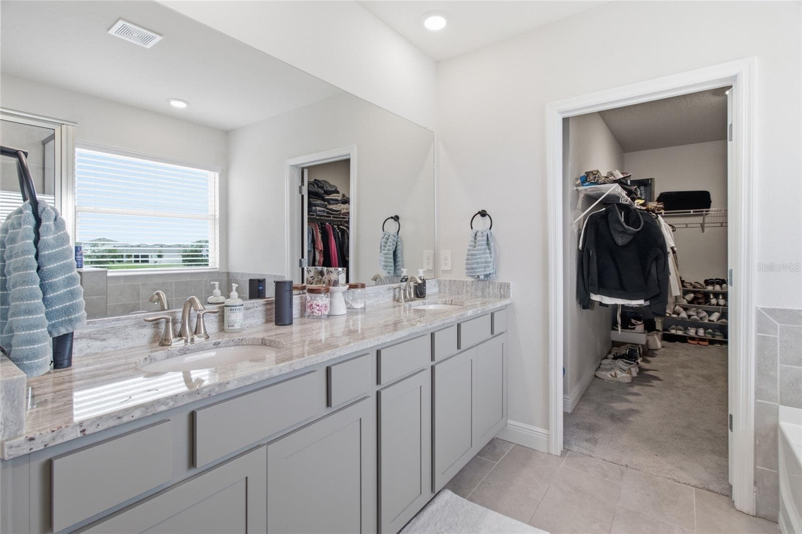 Single Family Residence at 17656 CANTARINA CV, BRADENTON, photo 31 of 67