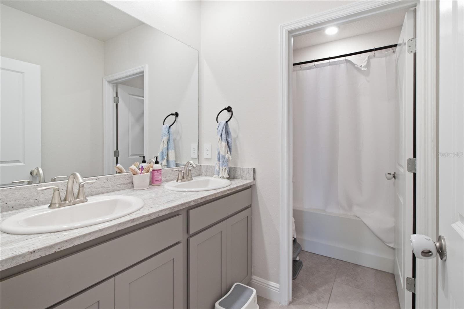 Single Family Residence at 17656 CANTARINA CV, BRADENTON, photo 38 of 67