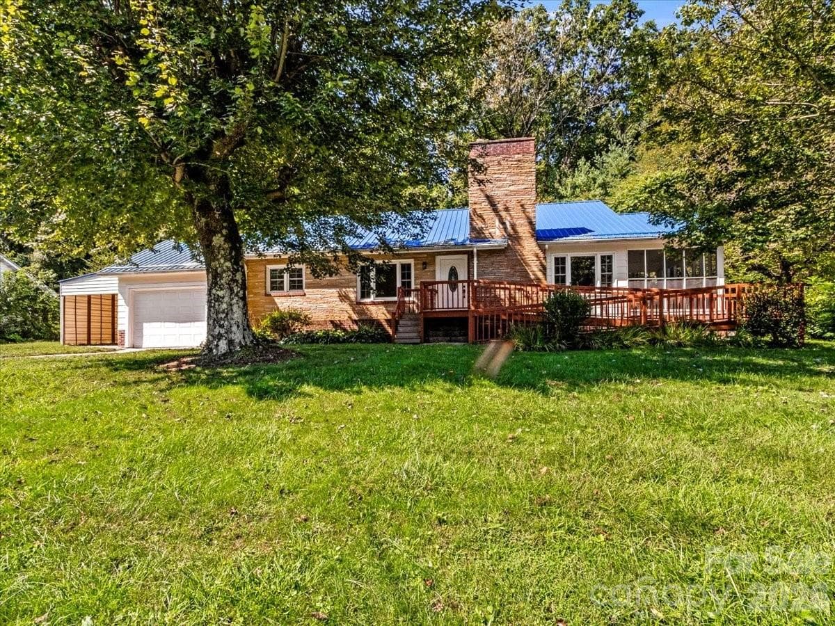 422 Altapass Highway