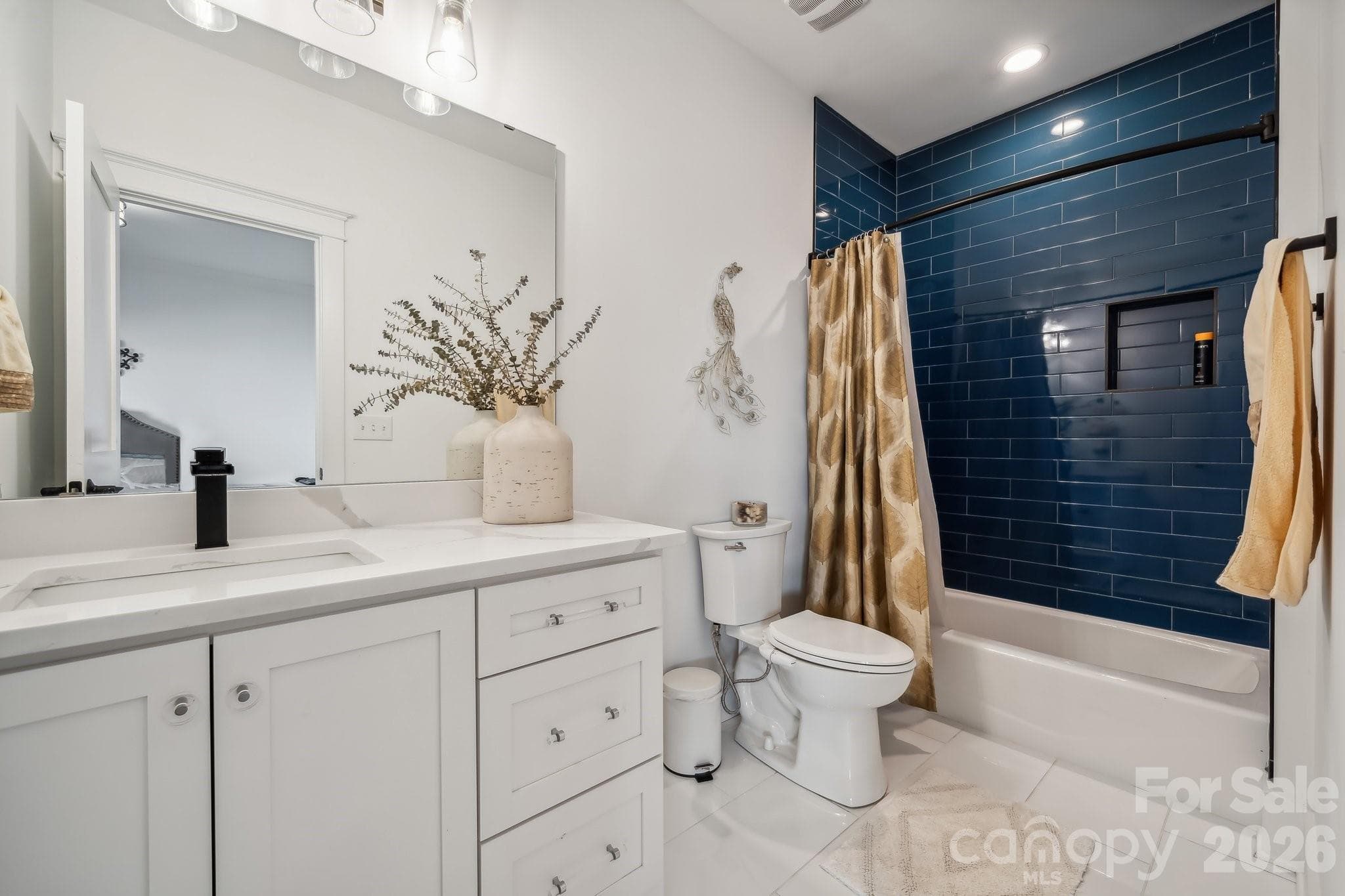 Full Bath 3 - 1412 N Caldwell Street, Charlotte