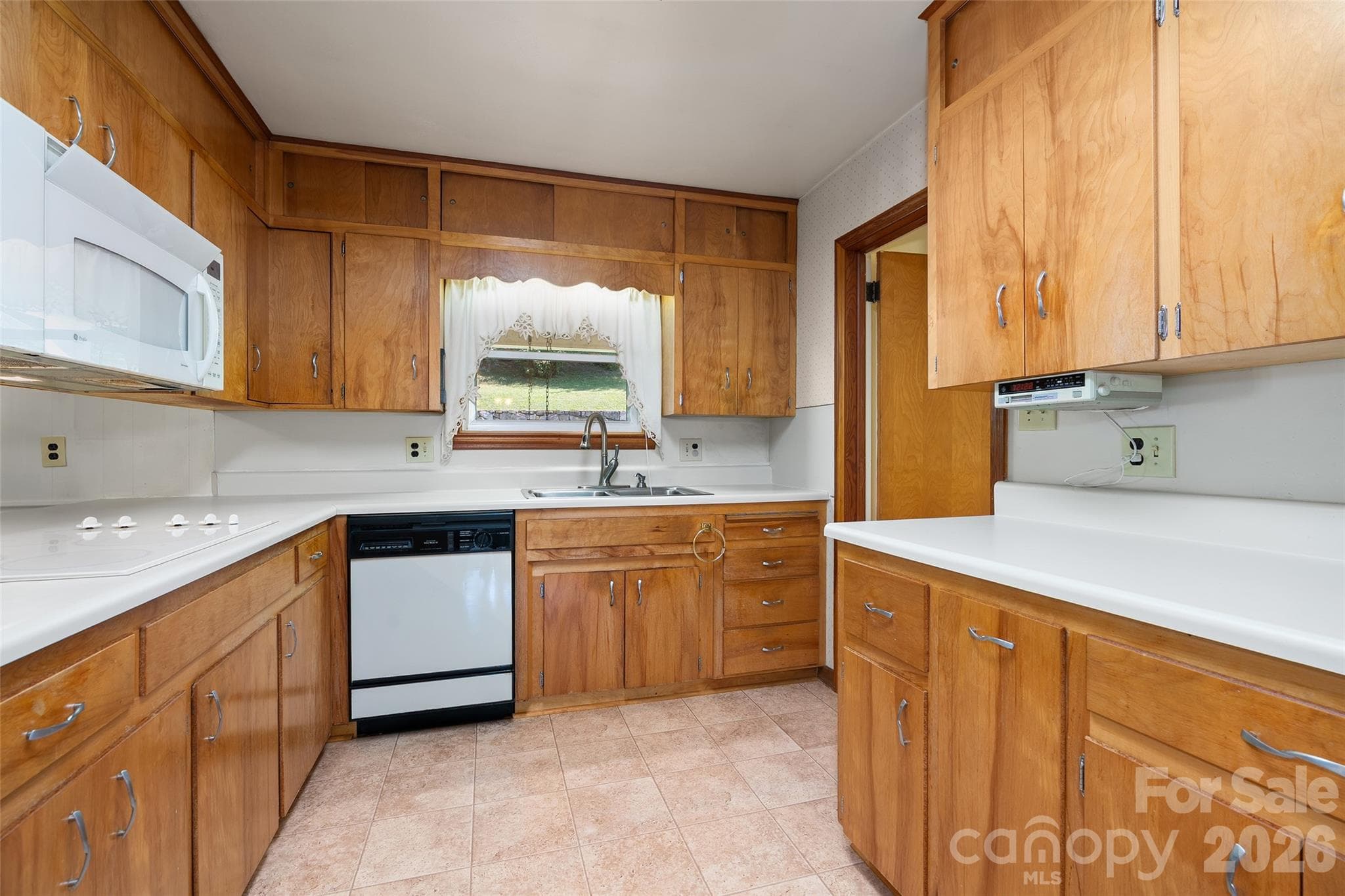 Single Family Residence at 62 W Haywood Drive, Canton, photo 14 of 42