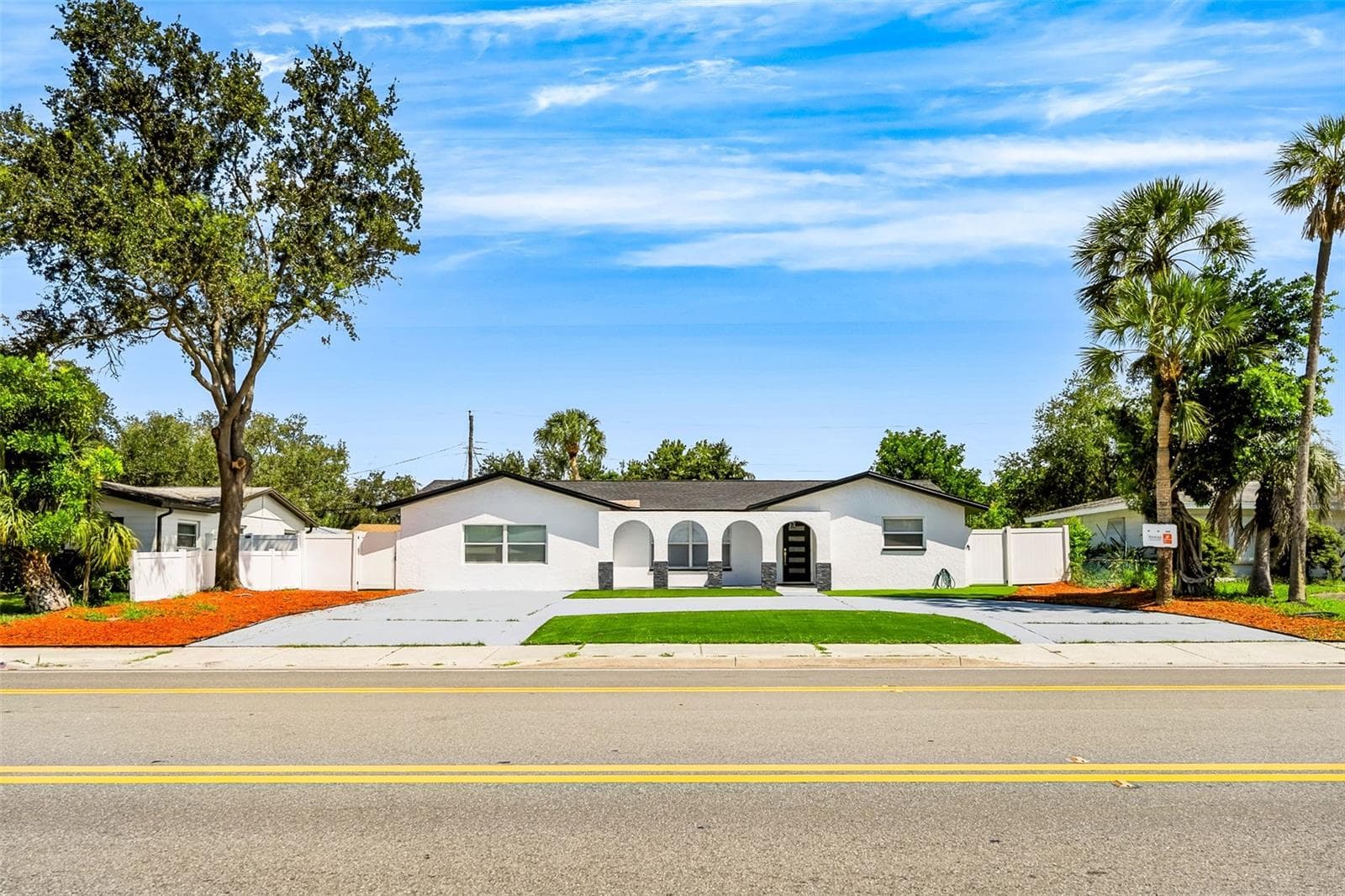 FRONT VIEW - 1077 40TH AVE NE, ST PETERSBURG