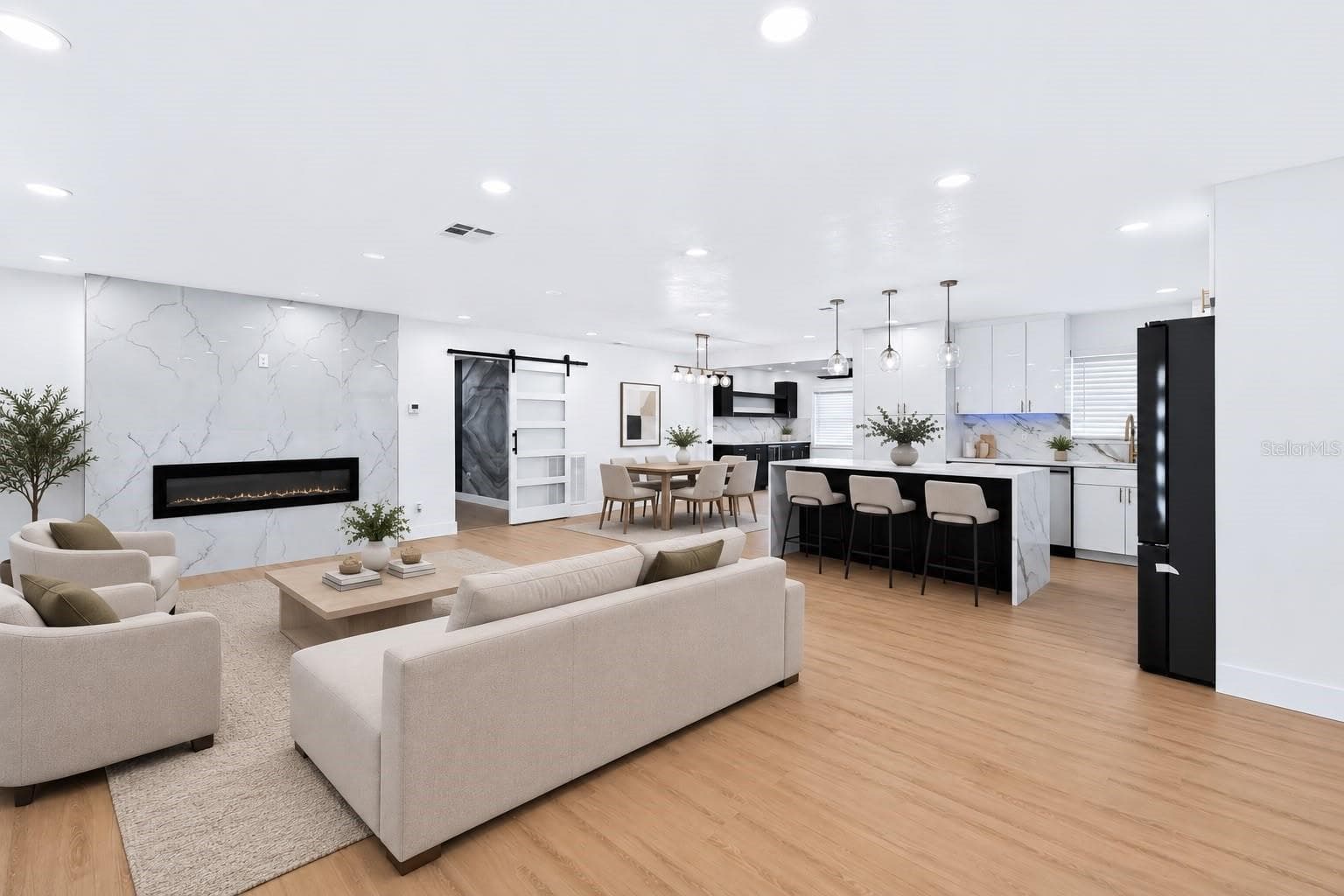 virtually decorated - 1077 40TH AVE NE, ST PETERSBURG