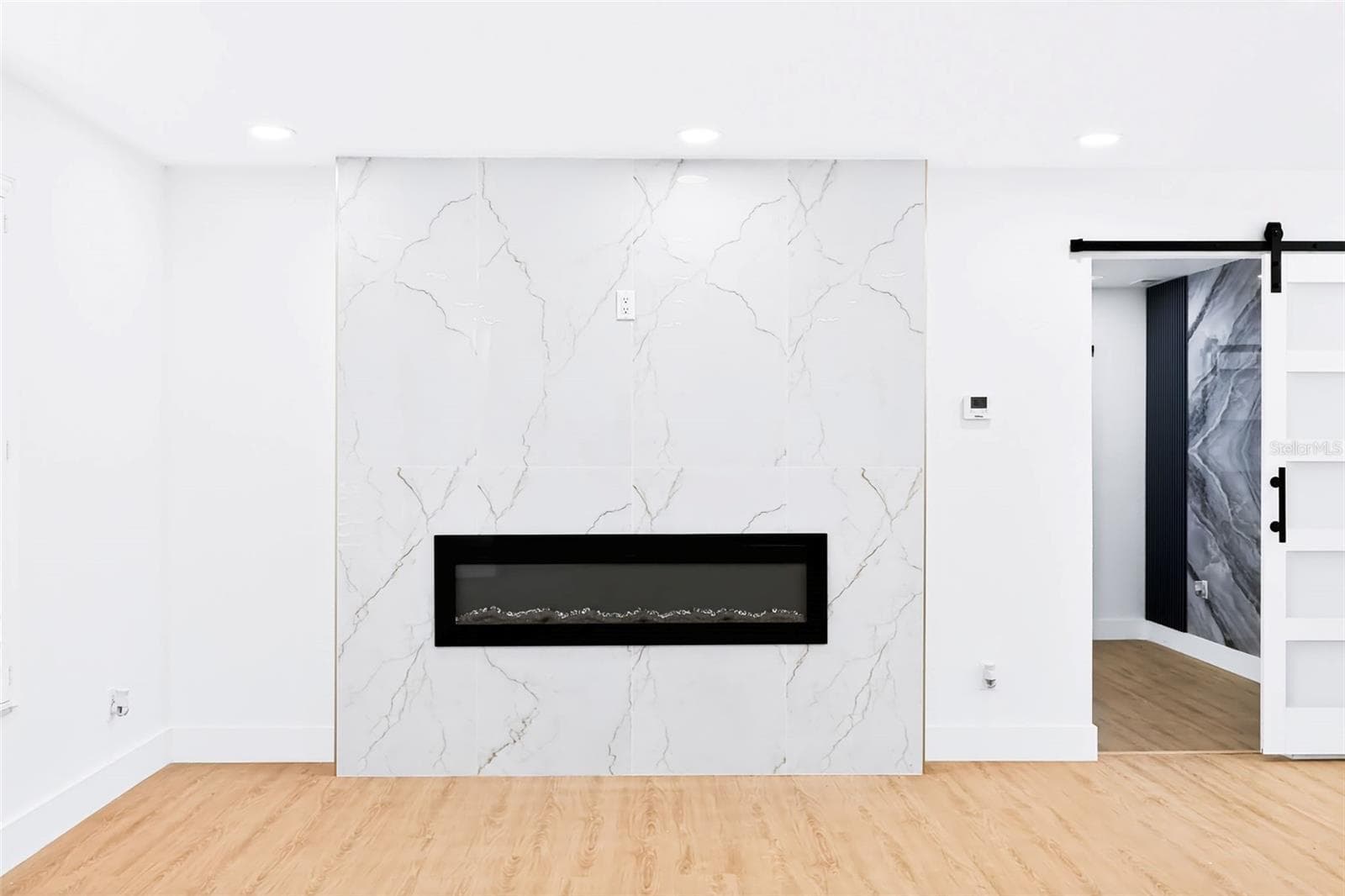 LIVING ROOM - 1077 40TH AVE NE, ST PETERSBURG
