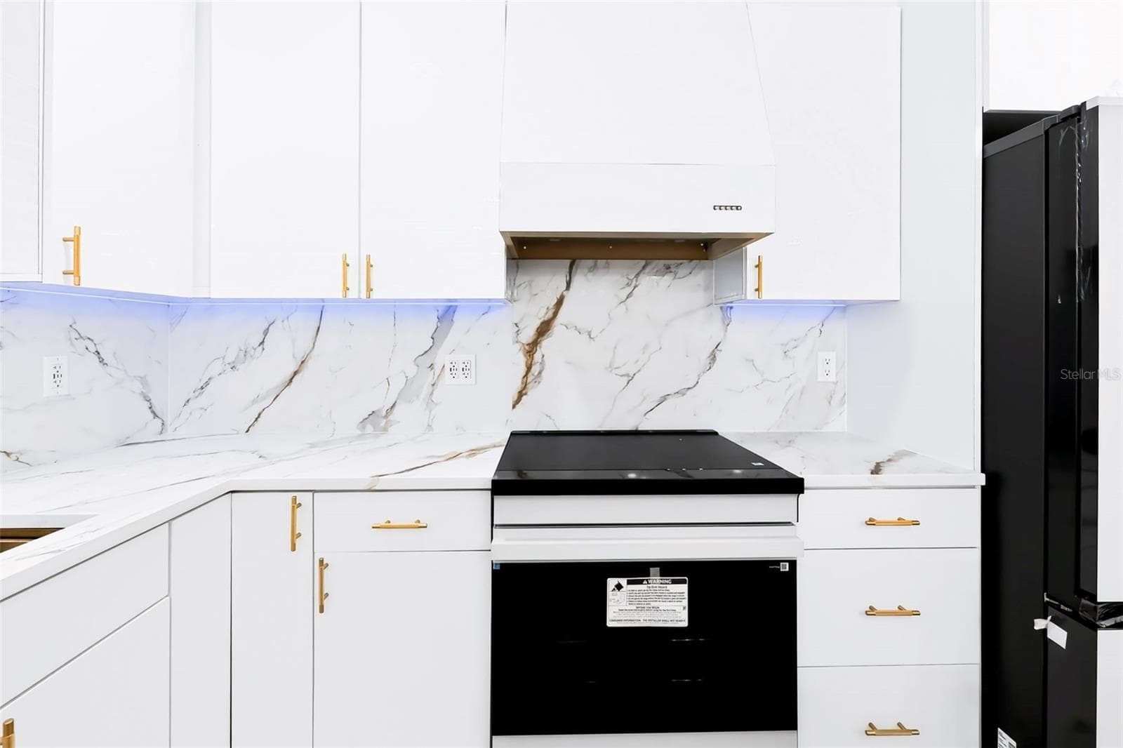 KITCHEN - 1077 40TH AVE NE, ST PETERSBURG