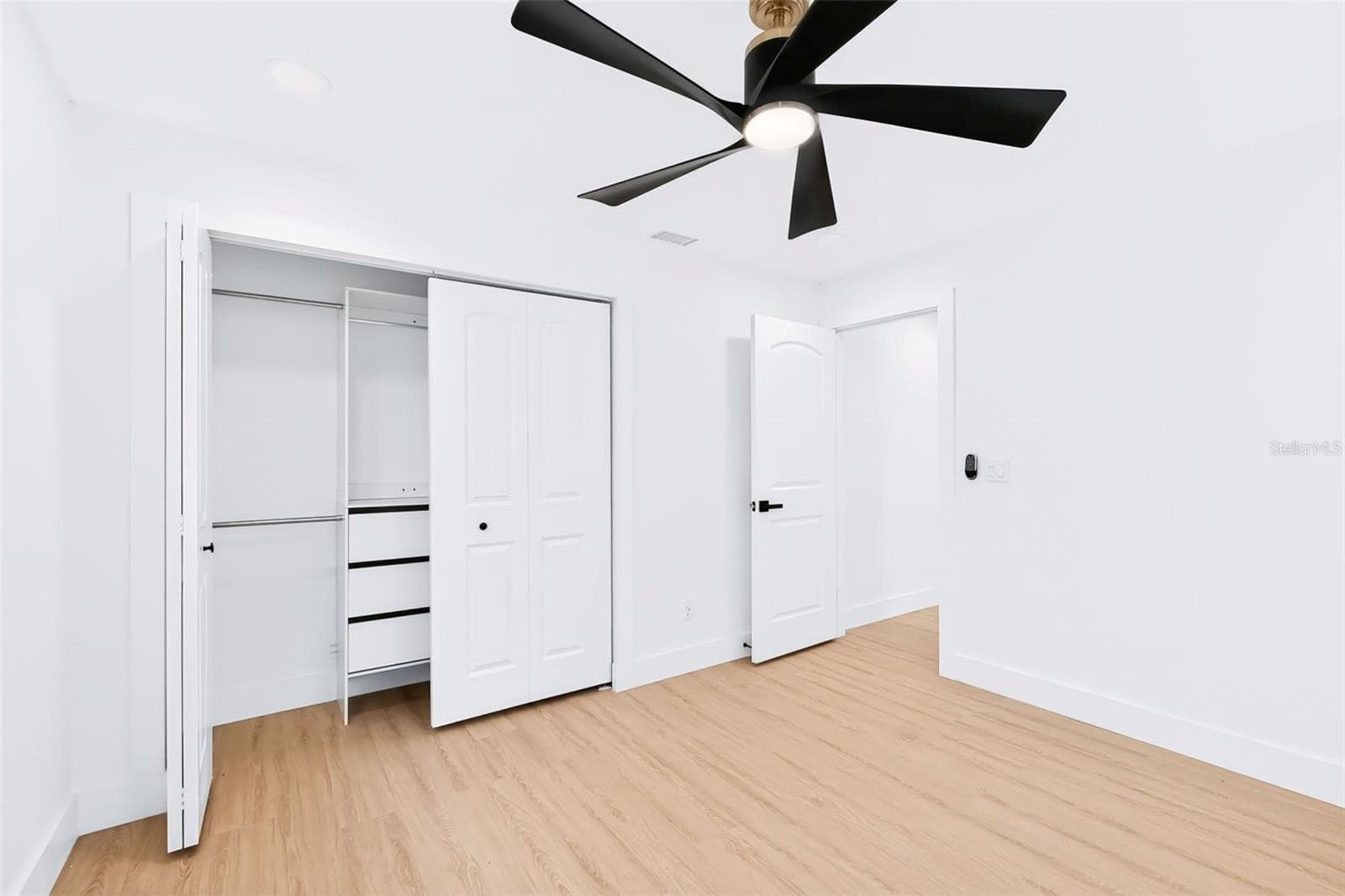 Single Family Residence at 1077 40TH AVE NE, ST PETERSBURG, photo 27 of 73