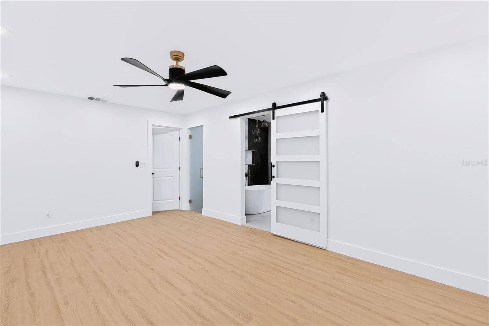 Single Family Residence at 1077 40TH AVE NE, ST PETERSBURG, photo 45 of 73